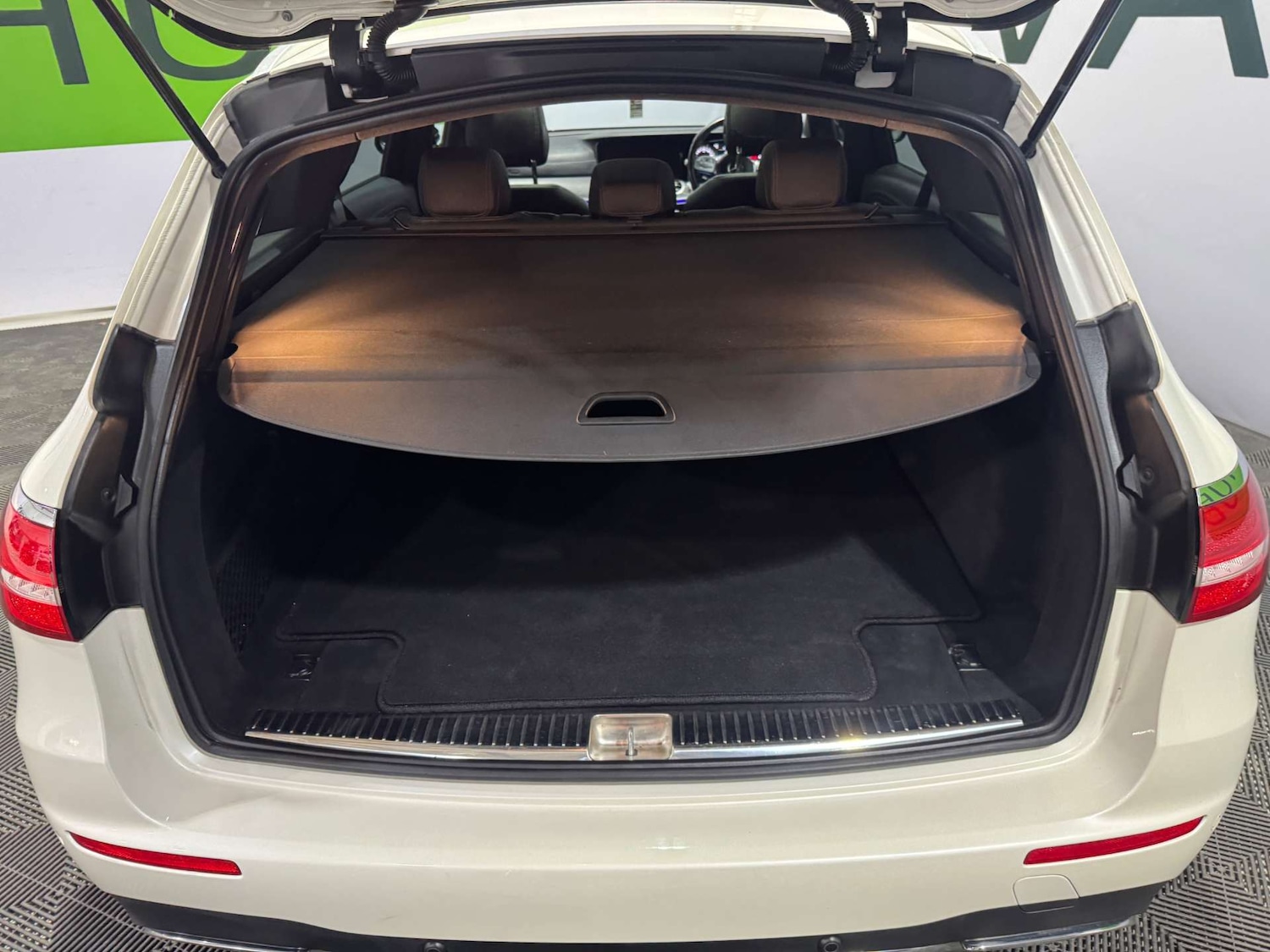 Used Mercedes-Benz E Class 2018 for sale - 76038499: Photo 43