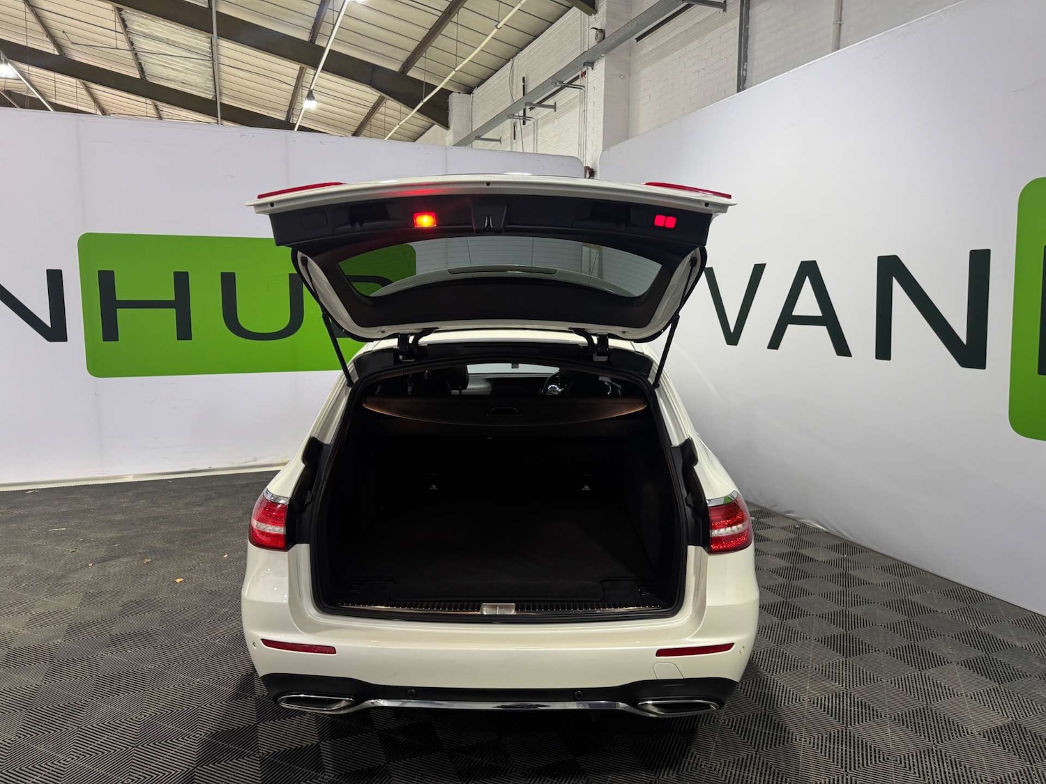 Used Mercedes-Benz E Class 2018 for sale - 76038499: Photo 46