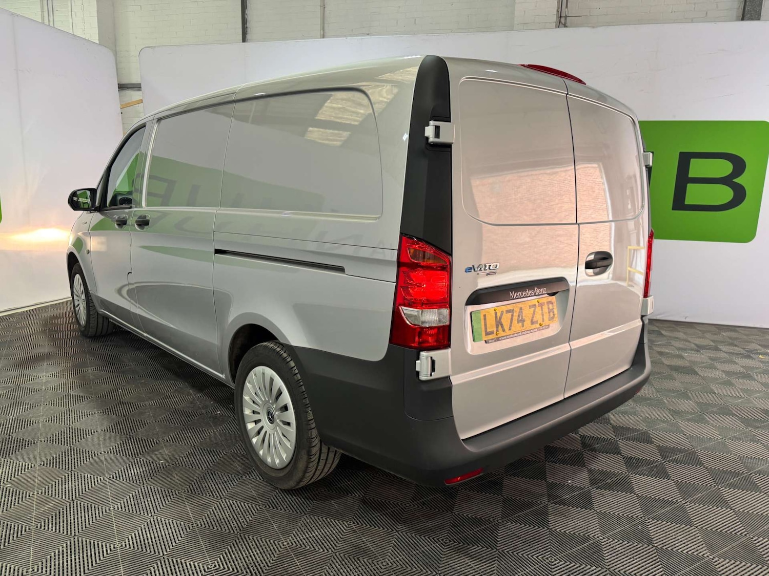 Used Mercedes-Benz Vito 2024 for sale - 76477410: Photo 4