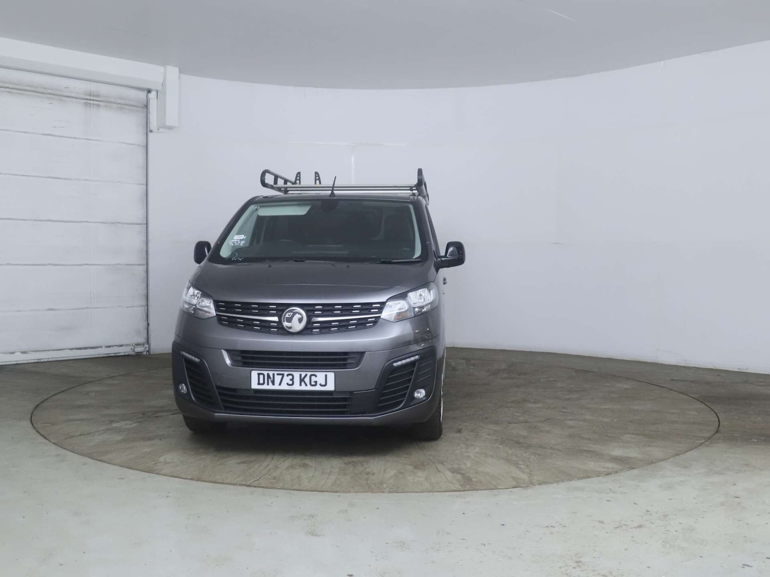 Used Vauxhall Vivaro 2023 for sale - 77989986: Photo 2