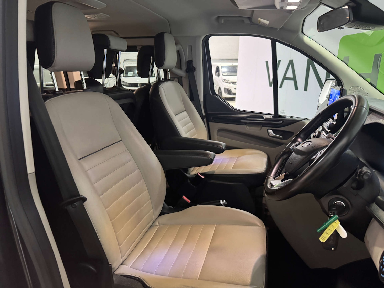 Used Ford Tourneo Custom 2023 for sale - 77872436: Photo 14