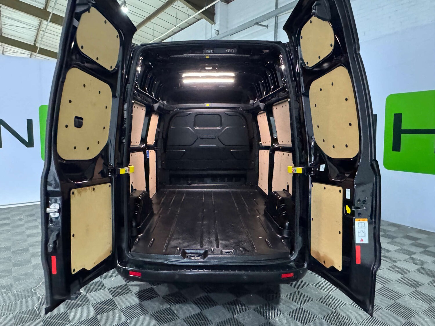 Used Ford Transit Custom 2023 for sale - 77337006: Photo 33