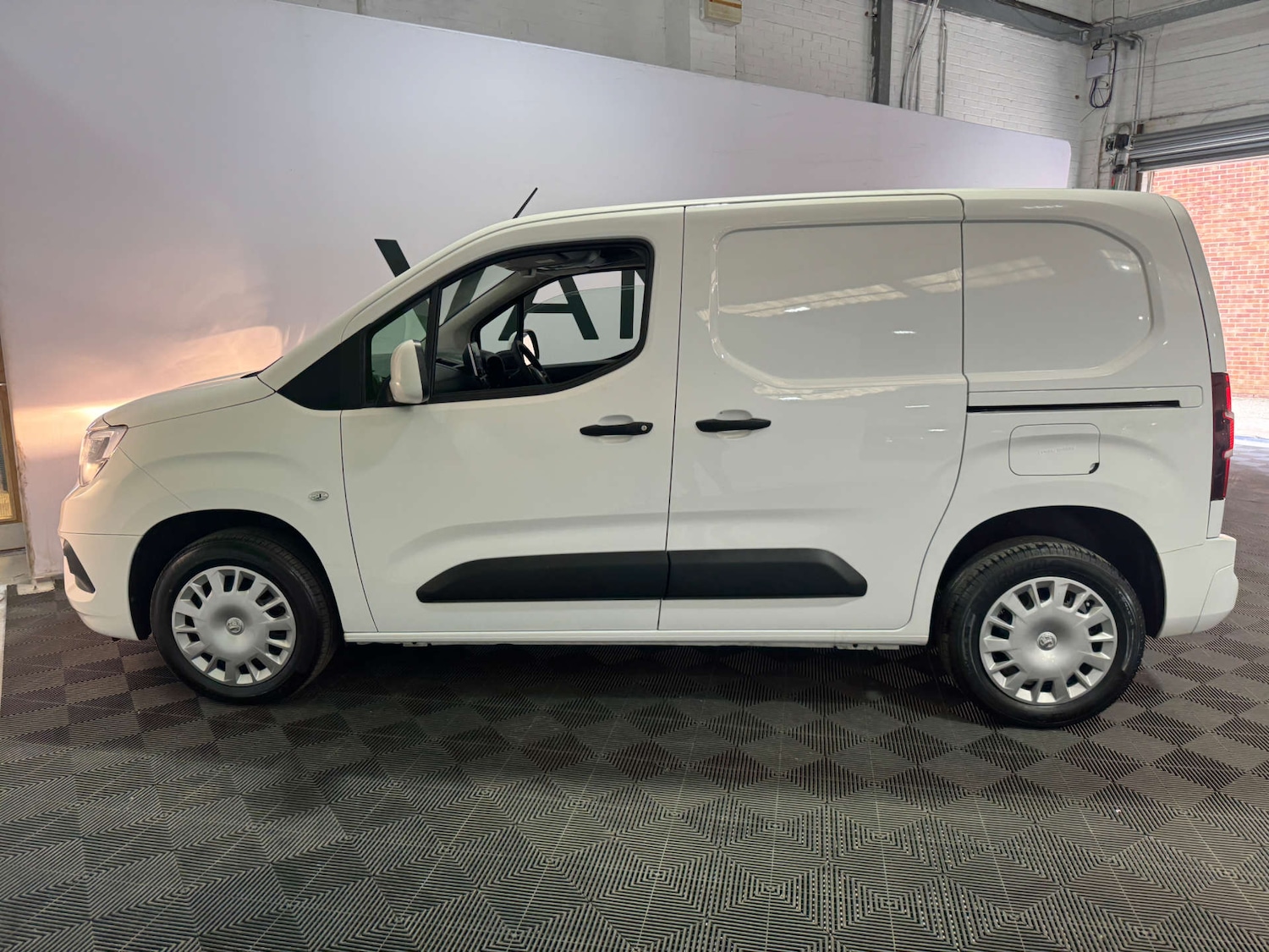Used Vauxhall Combo 2021 for sale - 78105709: Photo 4