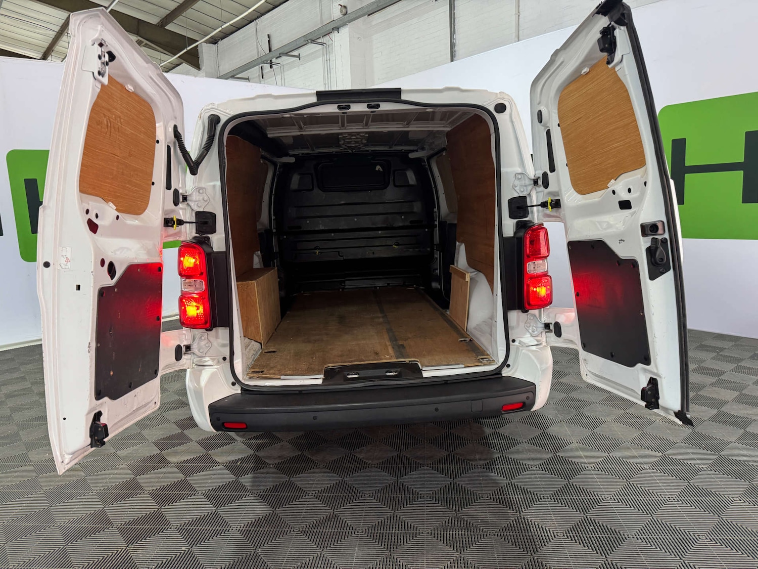 Used Vauxhall Vivaro 2021 for sale - 78123015: Photo 3