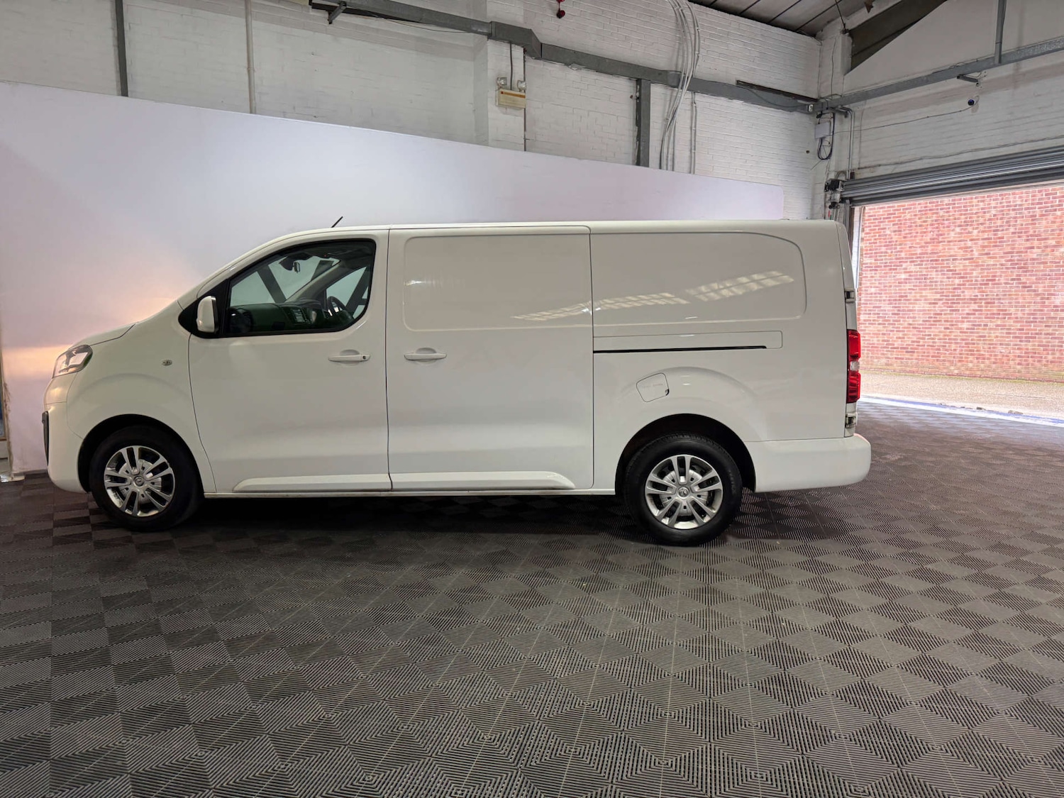 Used Vauxhall Vivaro 2021 for sale - 78123015: Photo 4