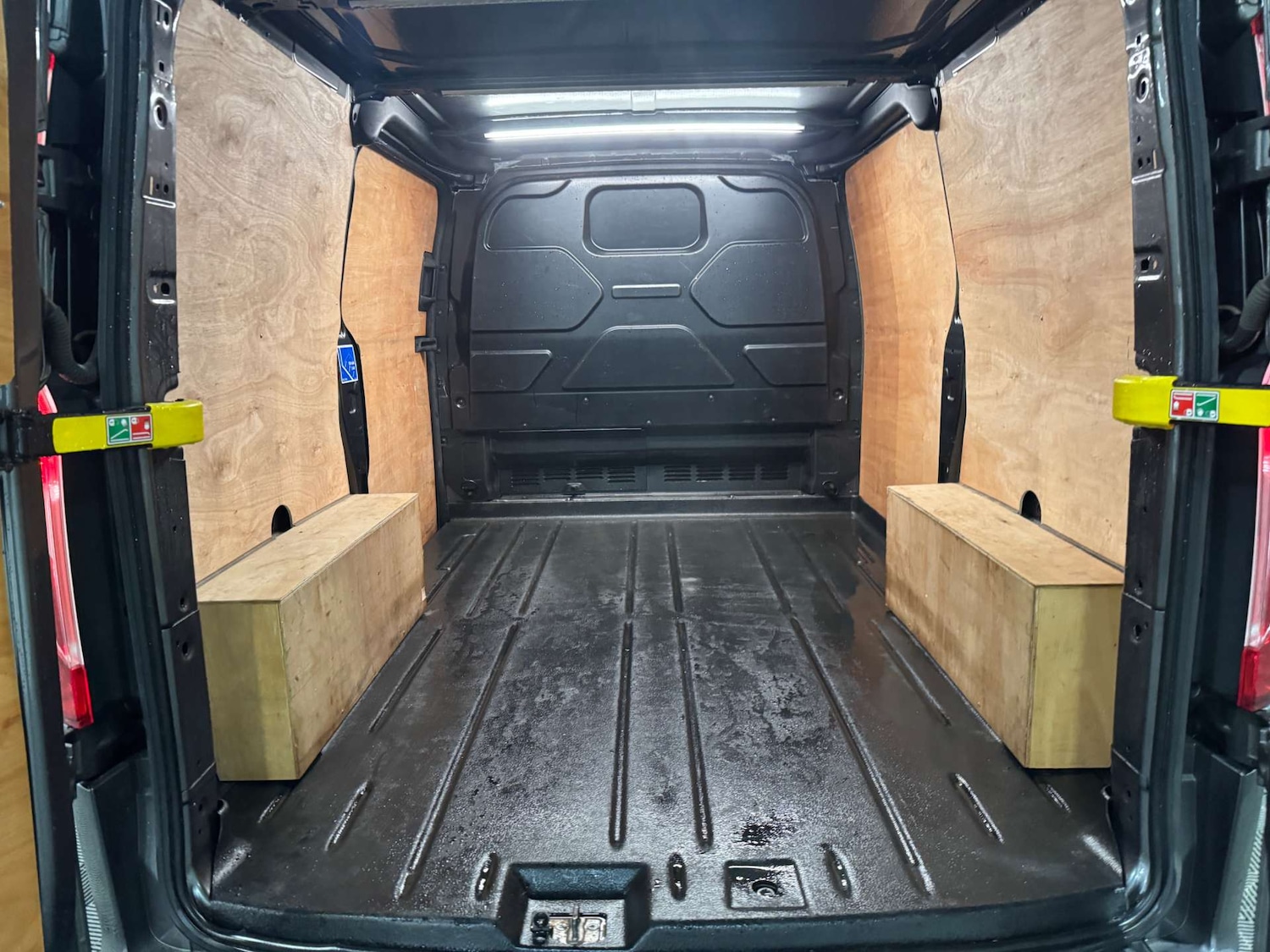 Used Ford Transit Custom 2023 for sale - 76910574: Photo 4