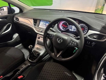 Used Vauxhall Astra 2017 for sale - 77061748: Photo