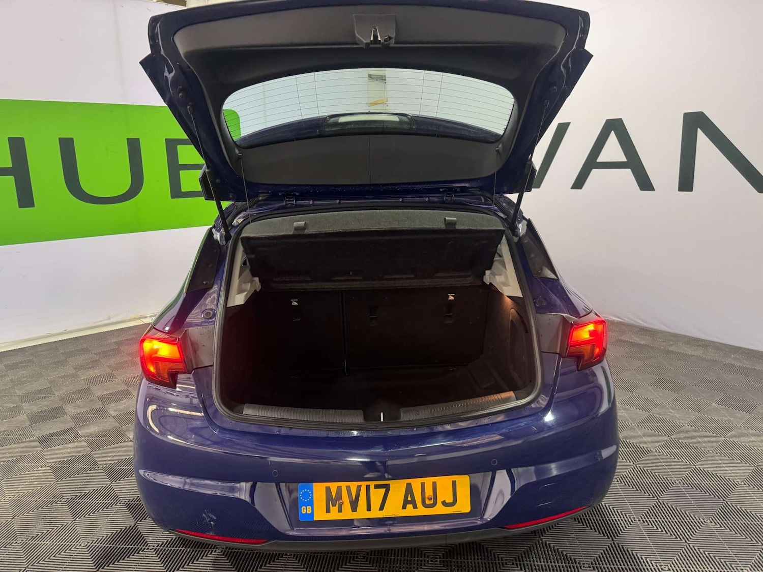 Used Vauxhall Astra 2017 for sale - 77061748: Photo 4