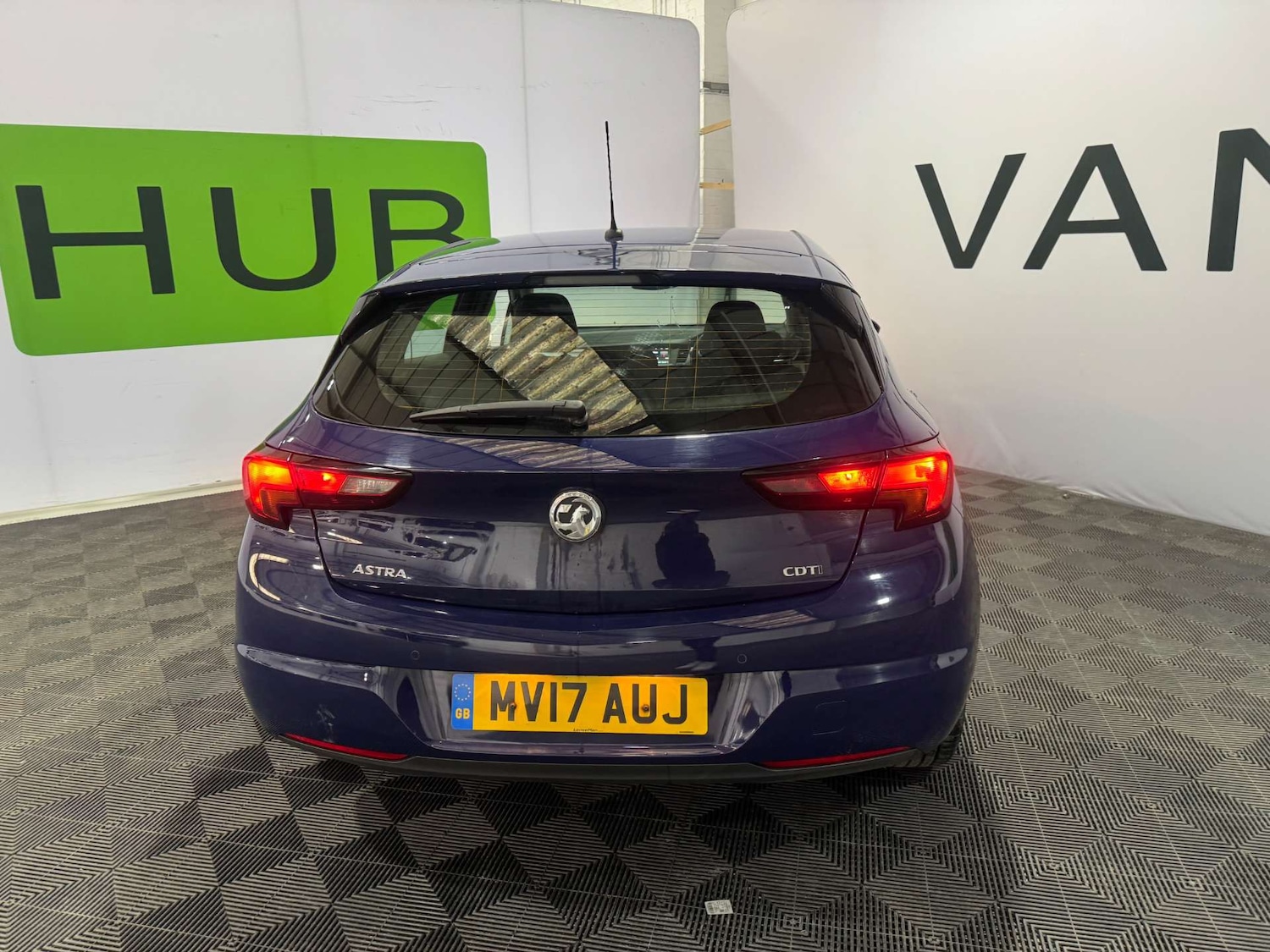 Used Vauxhall Astra 2017 for sale - 77061748: Photo 8