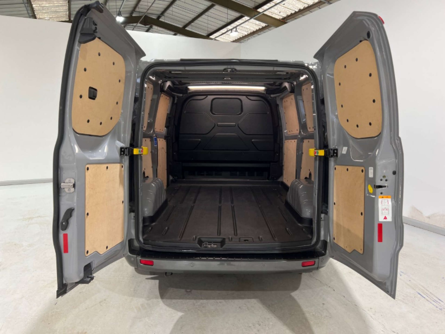 Used Ford Transit Custom 2023 for sale - 77104168: Photo 4