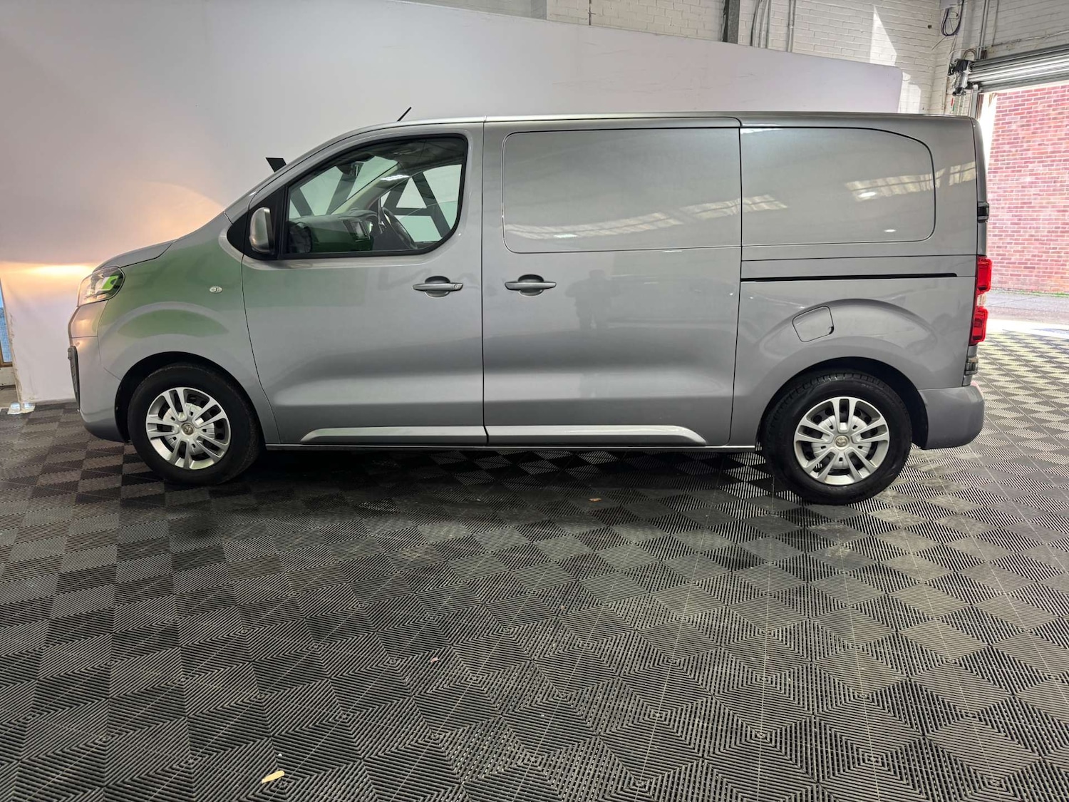 Used Vauxhall Vivaro 2021 for sale - 76544297: Photo 4