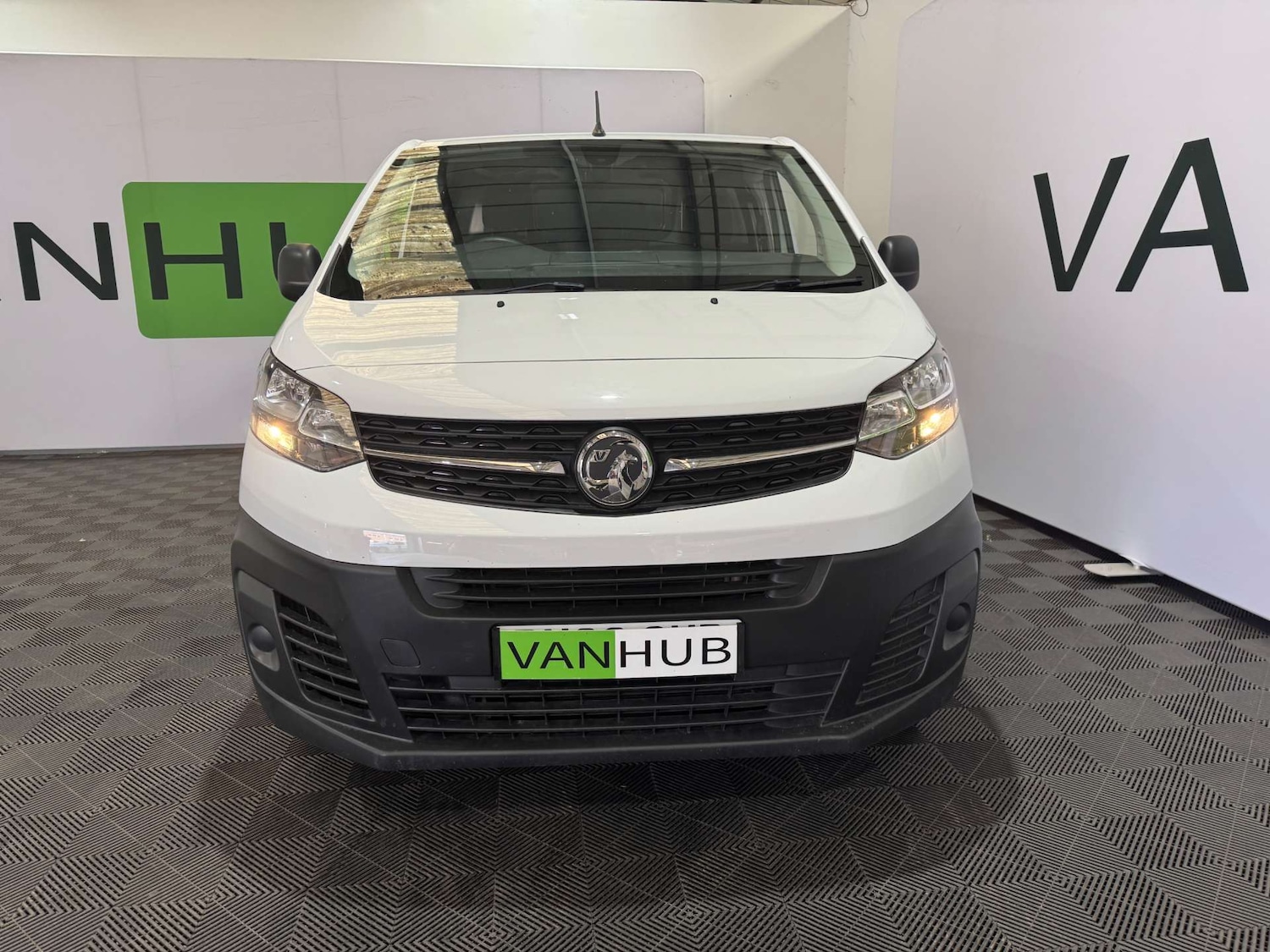 Used Vauxhall Vivaro 2023 for sale - 76601595: Photo 2