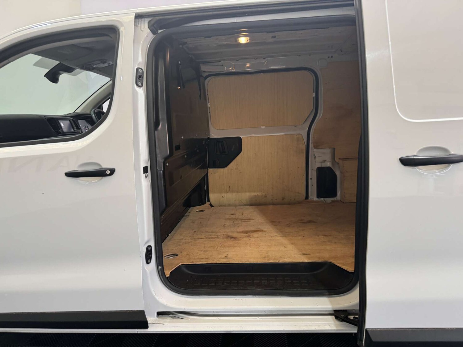 Used Vauxhall Vivaro 2023 for sale - 76601595: Photo 25