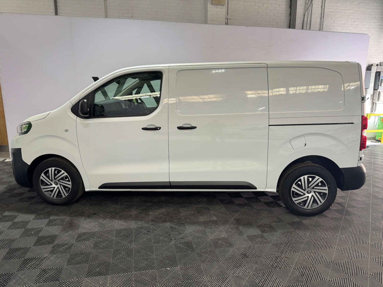 Used Peugeot Expert 2023 for sale - 76601707: Photo 4