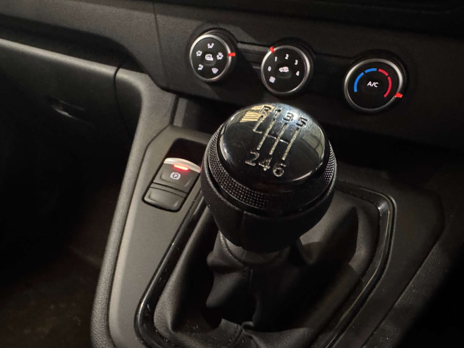 Used Renault Kangoo 2024 for sale - 76601849: Photo 15