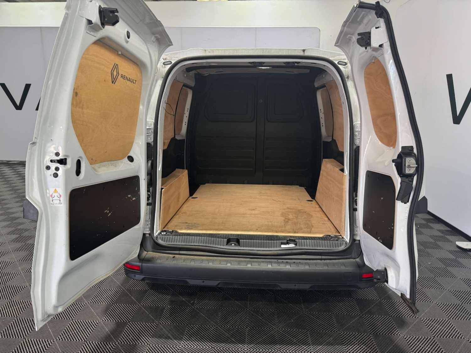 Used Renault Kangoo 2024 for sale - 76601849: Photo 5