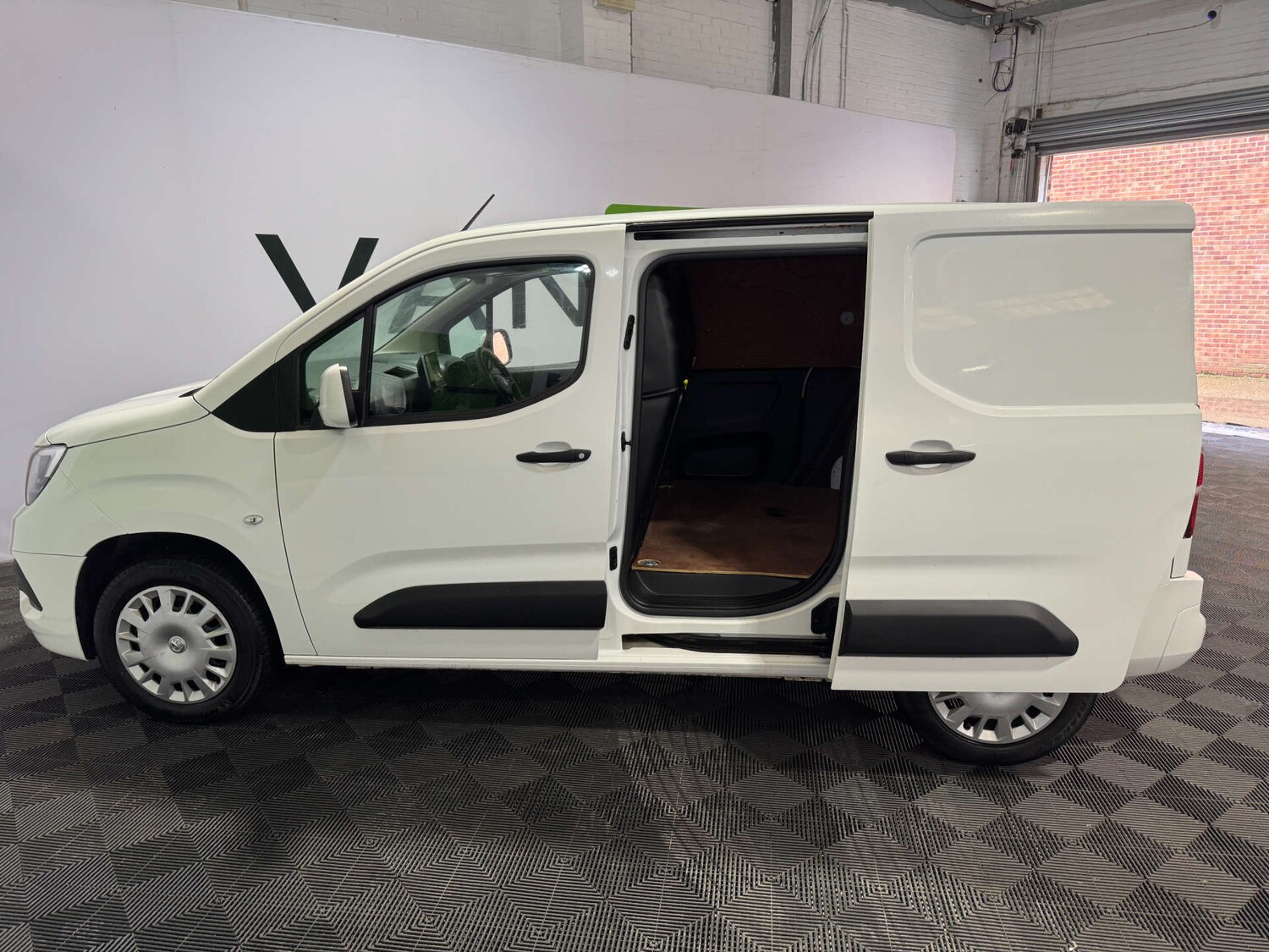 Used Vauxhall Combo 2021 for sale - 76601803: Photo 4
