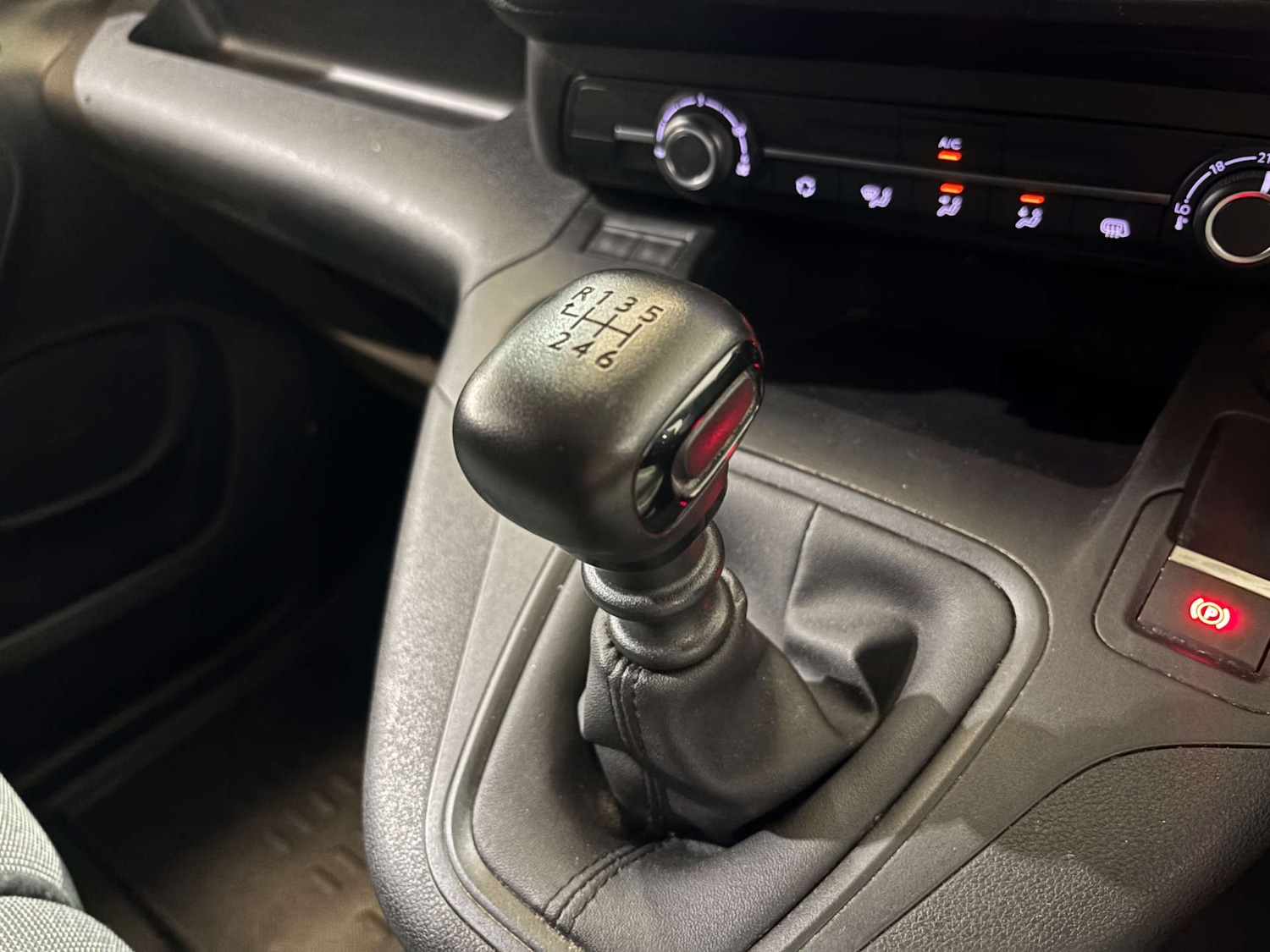 Used Peugeot Partner 2022 for sale - 76601489: Photo 11