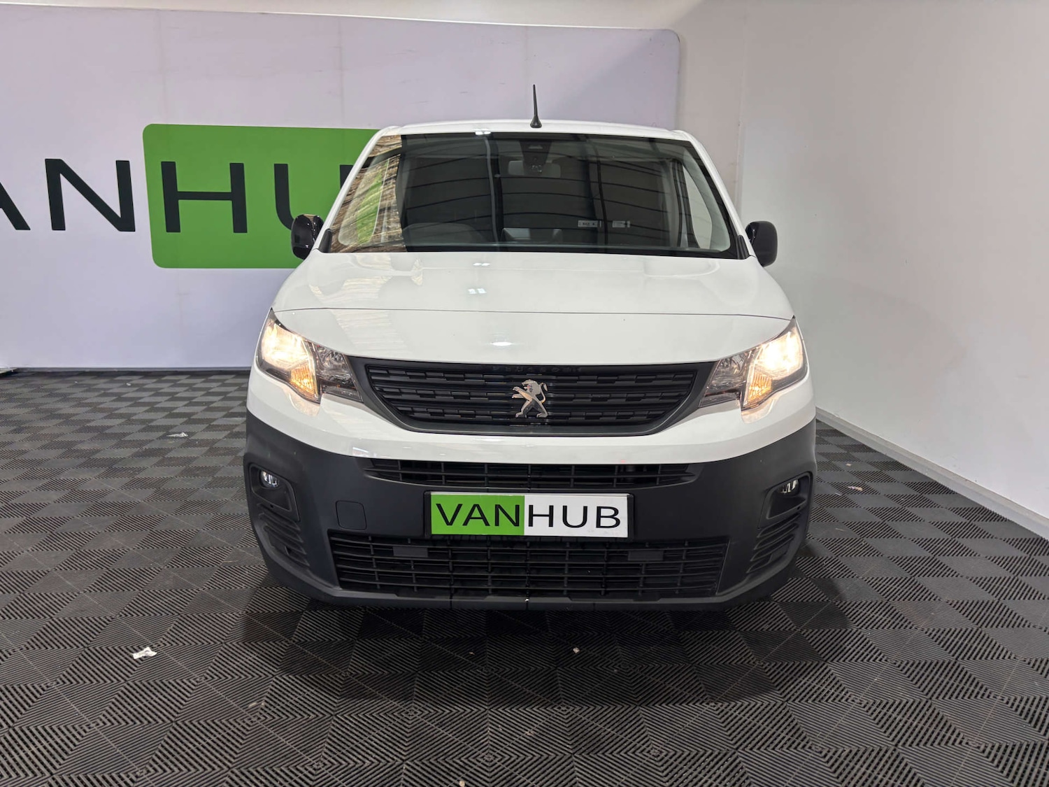 Used Peugeot Partner 2022 for sale - 76601489: Photo 2