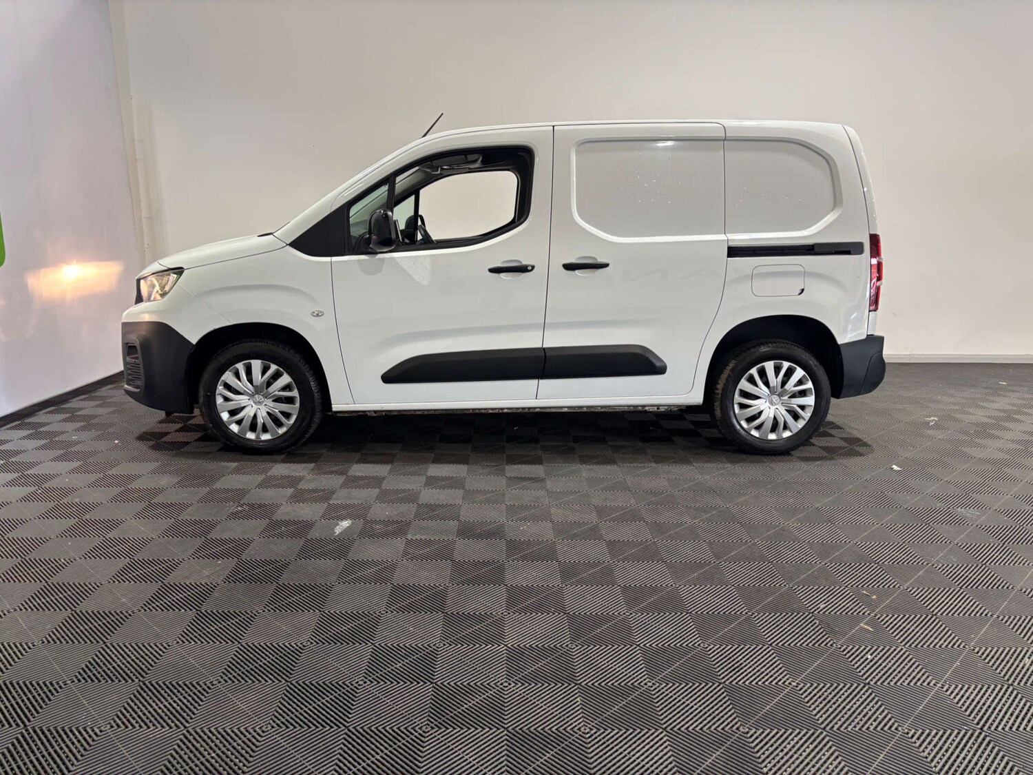 Used Peugeot Partner 2022 for sale - 76601489: Photo 3