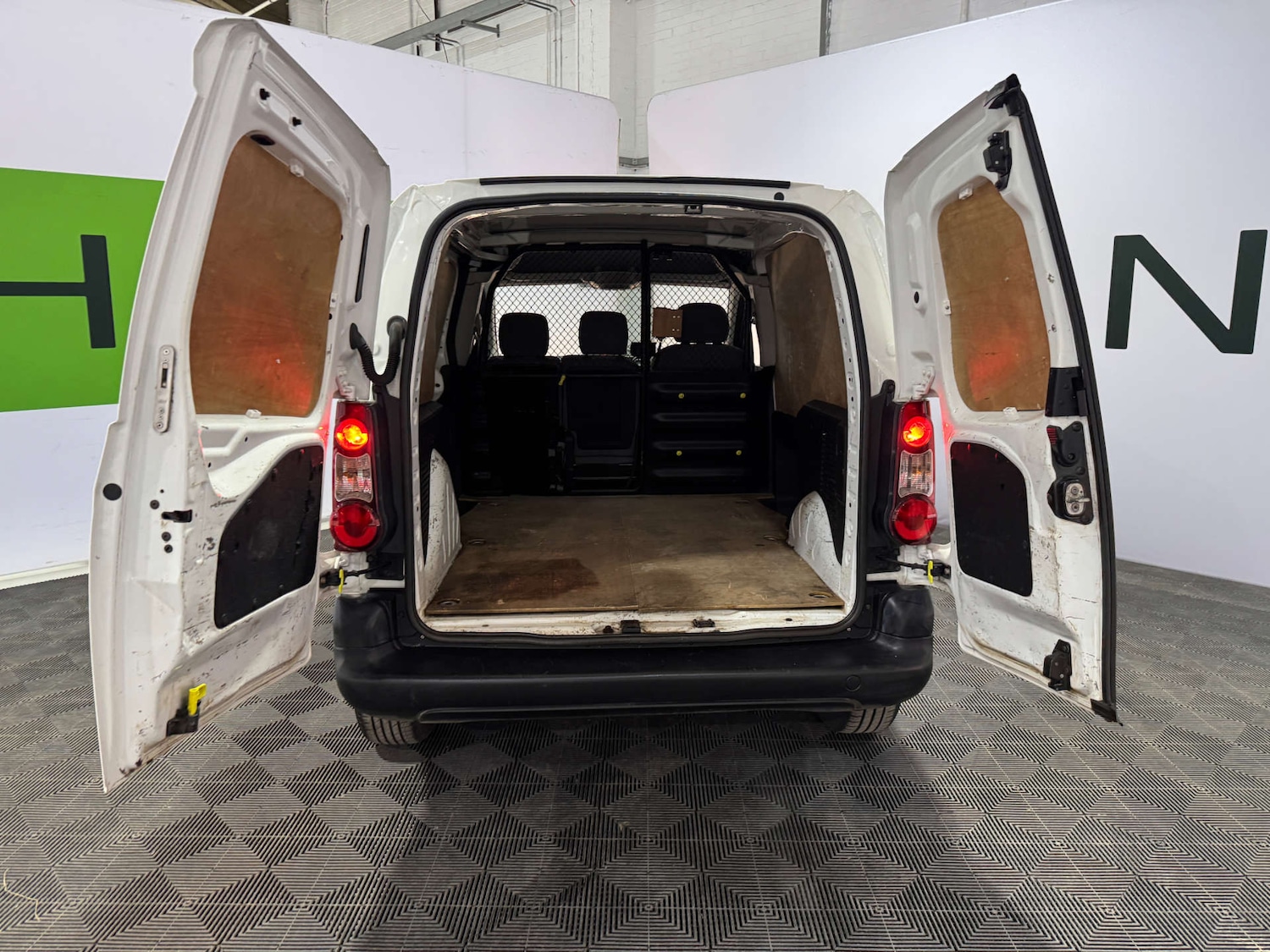 Used Peugeot Partner 2015 for sale - 77590588: Photo 4