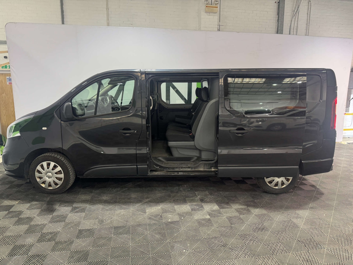 Used Vauxhall Vivaro 2019 for sale - 76601684: Photo 4