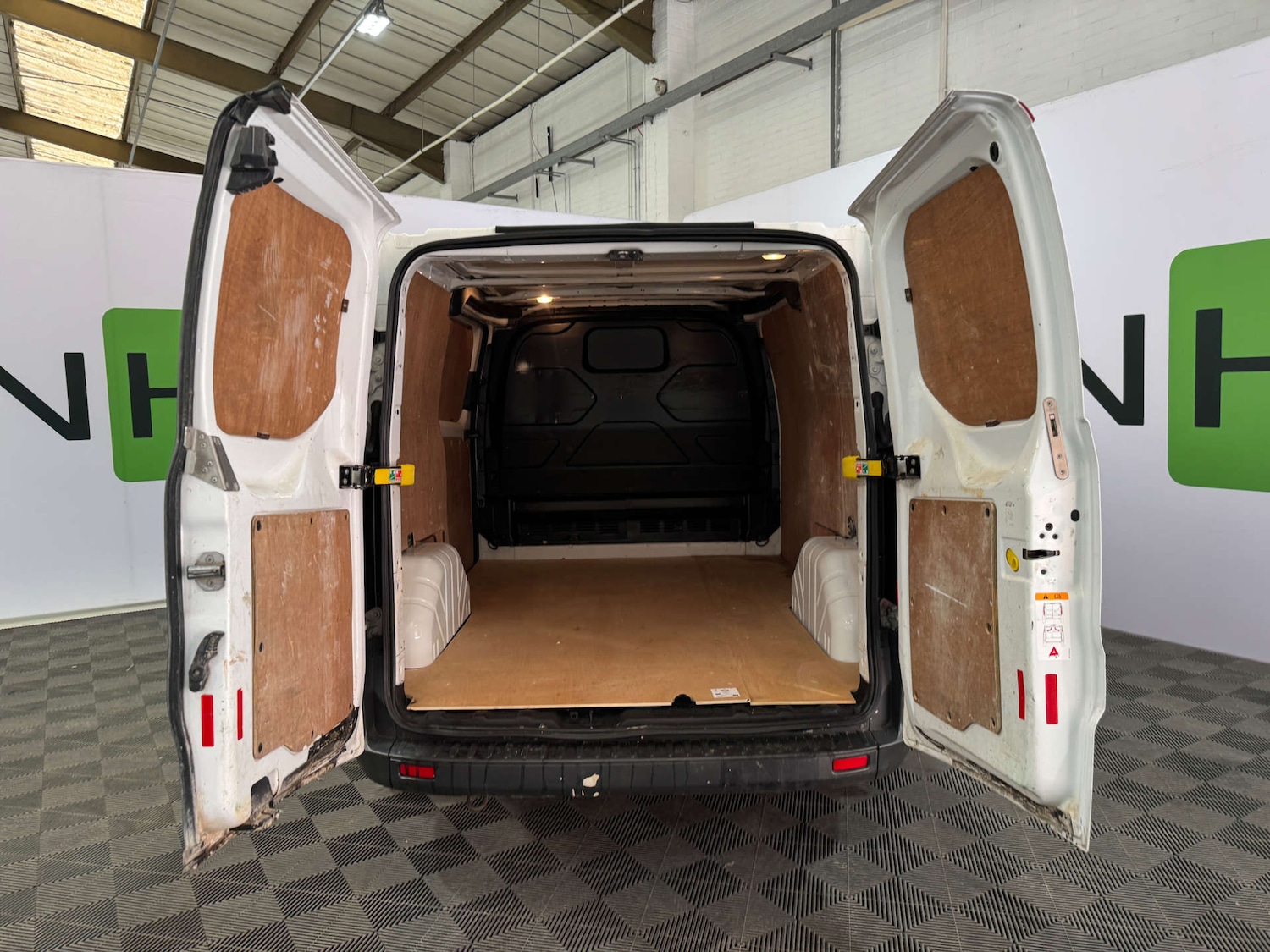 Used Ford Transit Custom 2017 for sale - 78201111: Photo 4