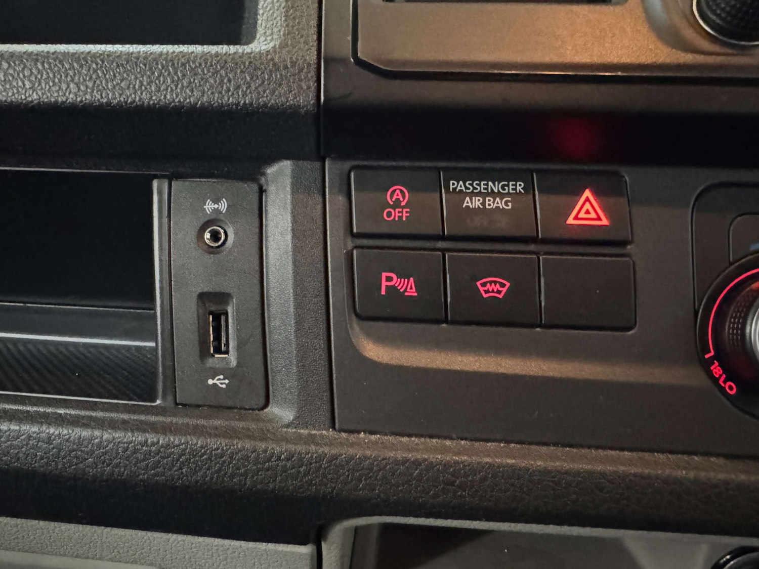 Used Volkswagen Transporter 2018 for sale - 77380691: Photo 15