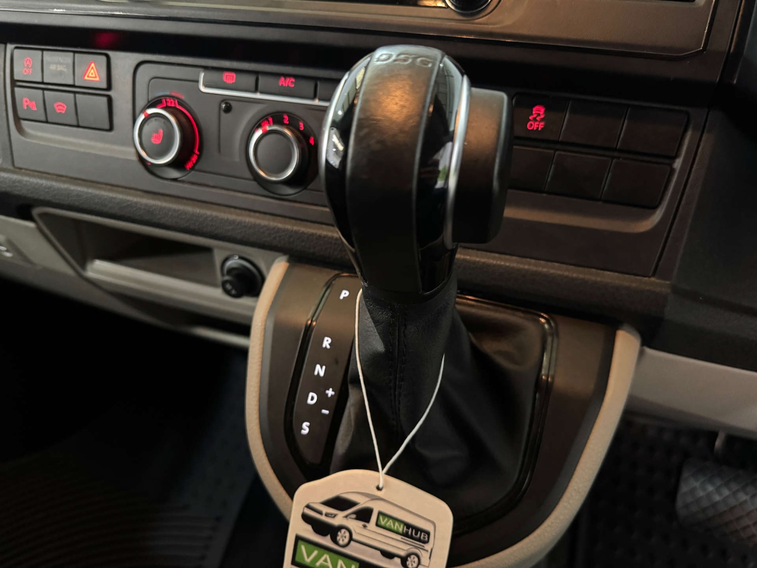 Used Volkswagen Transporter 2018 for sale - 77380691: Photo 18