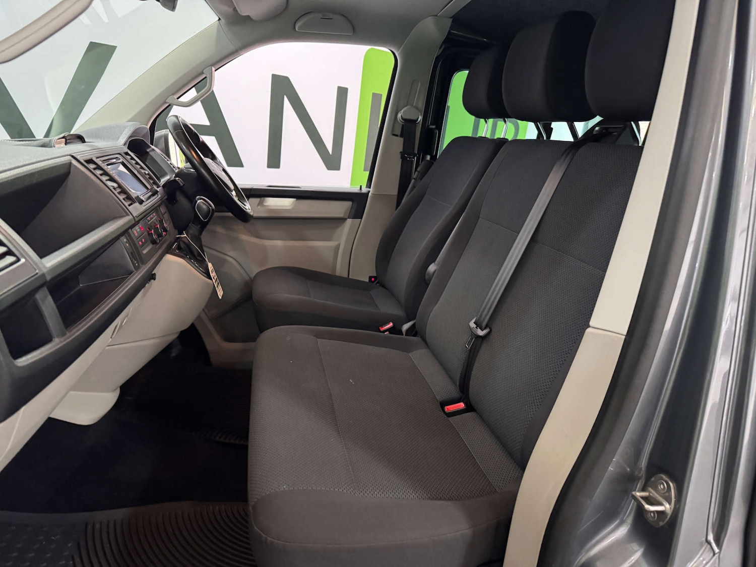 Used Volkswagen Transporter 2018 for sale - 77380691: Photo 20