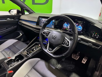 Used Volkswagen Golf 2023 for sale - 77247808: Photo