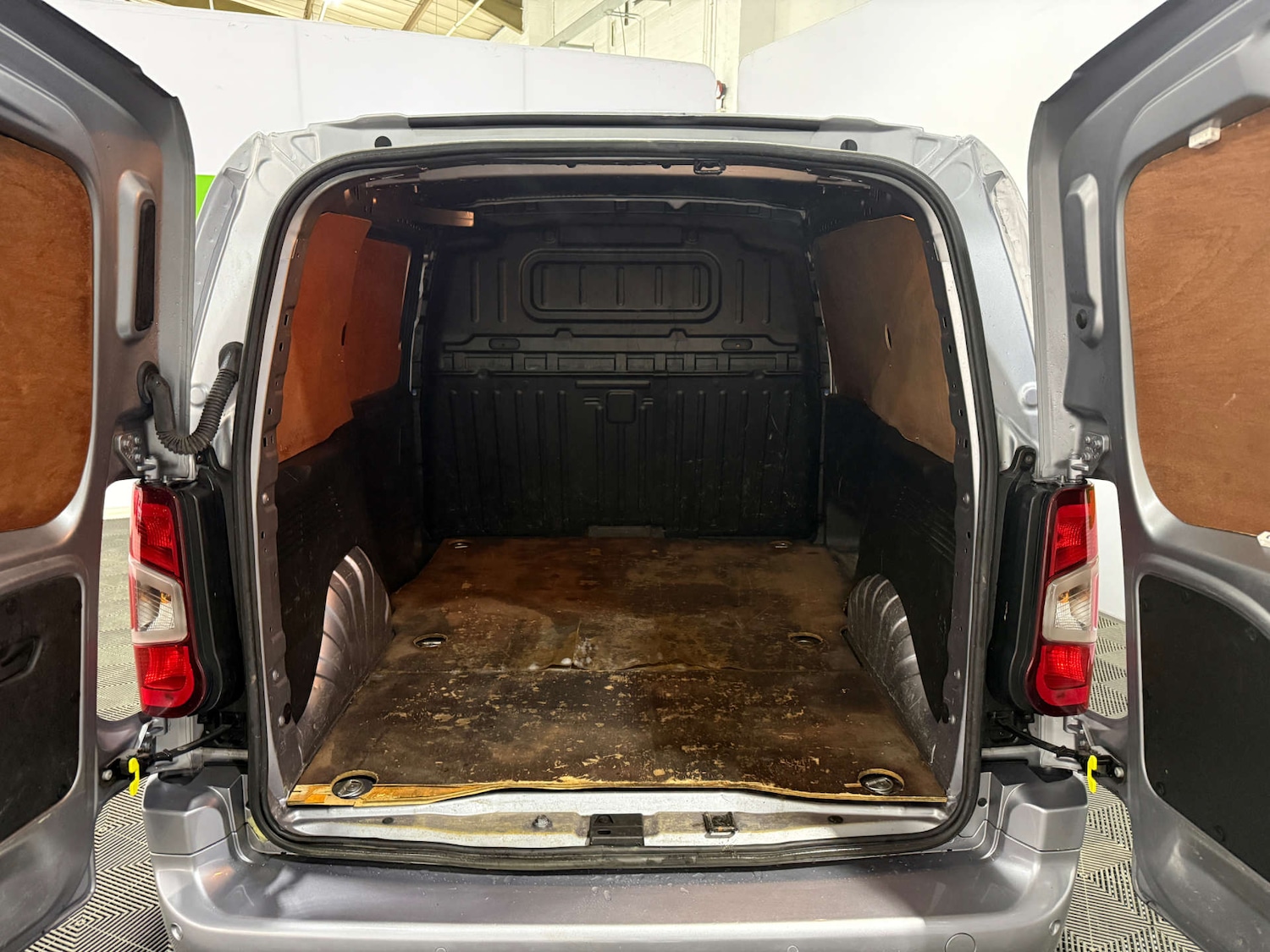 Used Vauxhall Combo 2020 for sale - 76863458: Photo 4