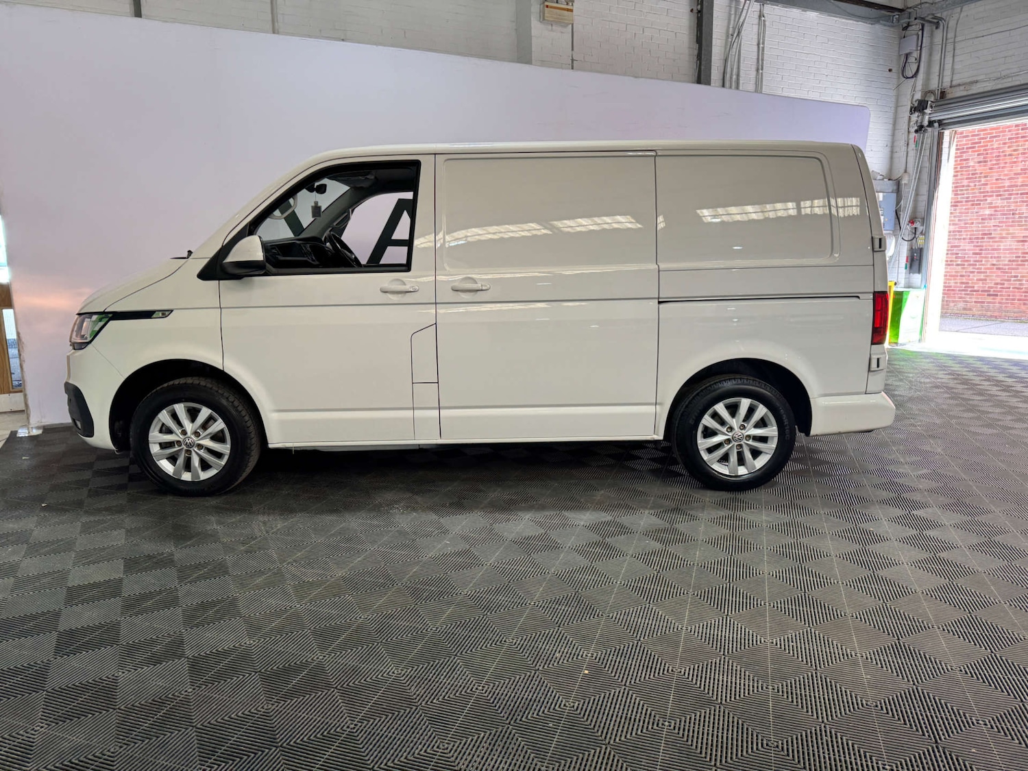 Used Volkswagen Transporter 2023 for sale - 78014287: Photo 4