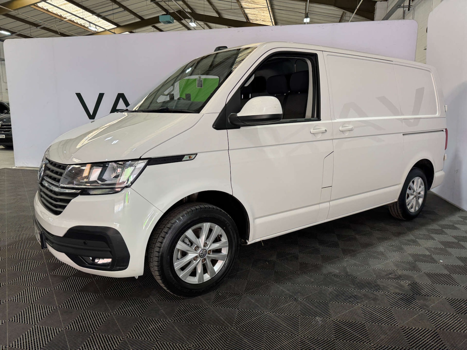 Used Volkswagen Transporter 2023 for sale - 78014287: Photo 6