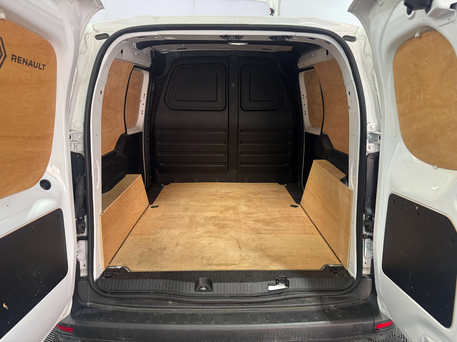 Used Renault Kangoo 2024 for sale - 76601833: Photo 40