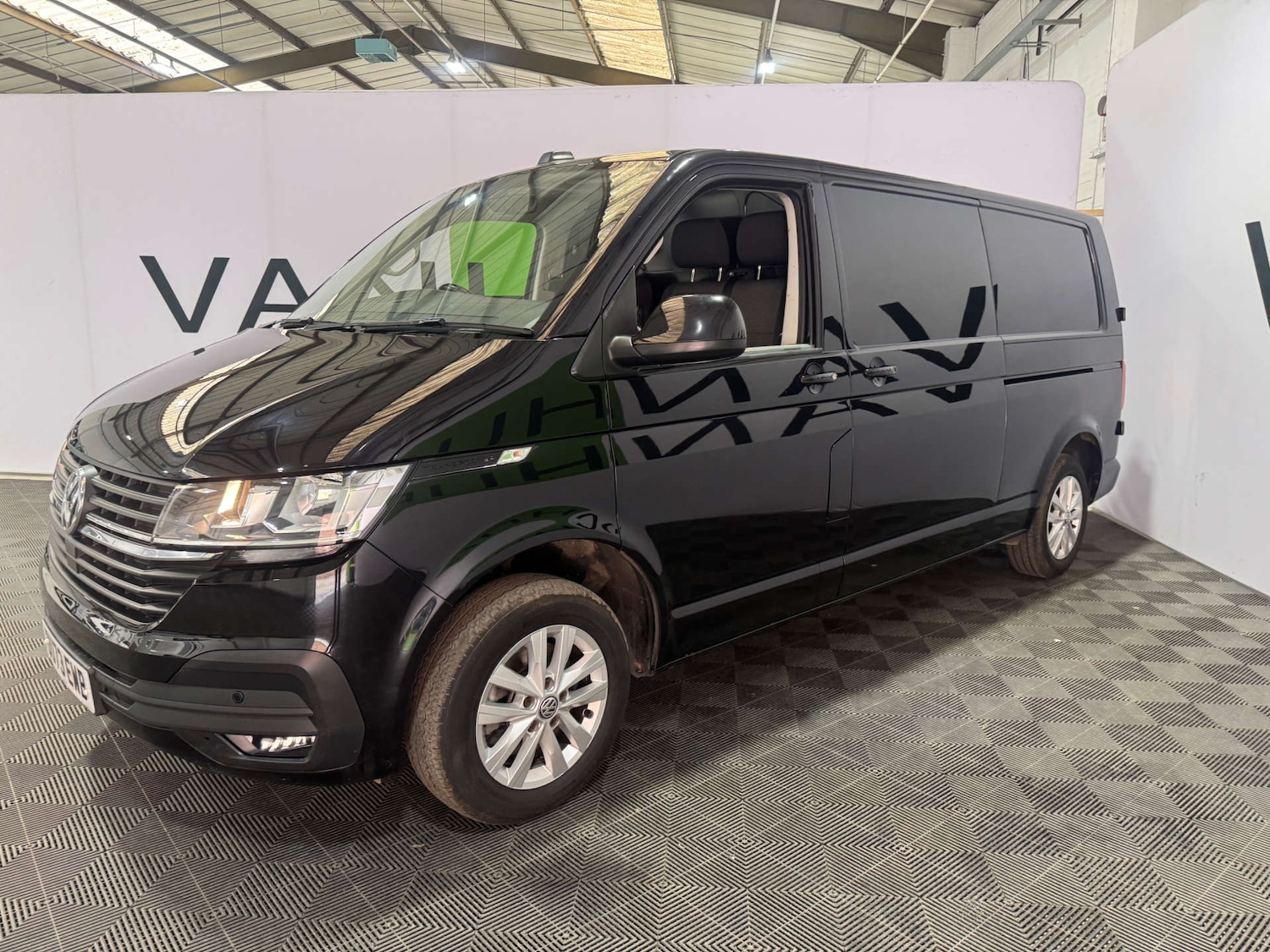 Used Volkswagen Transporter 2023 for sale - 78190056: Photo 4