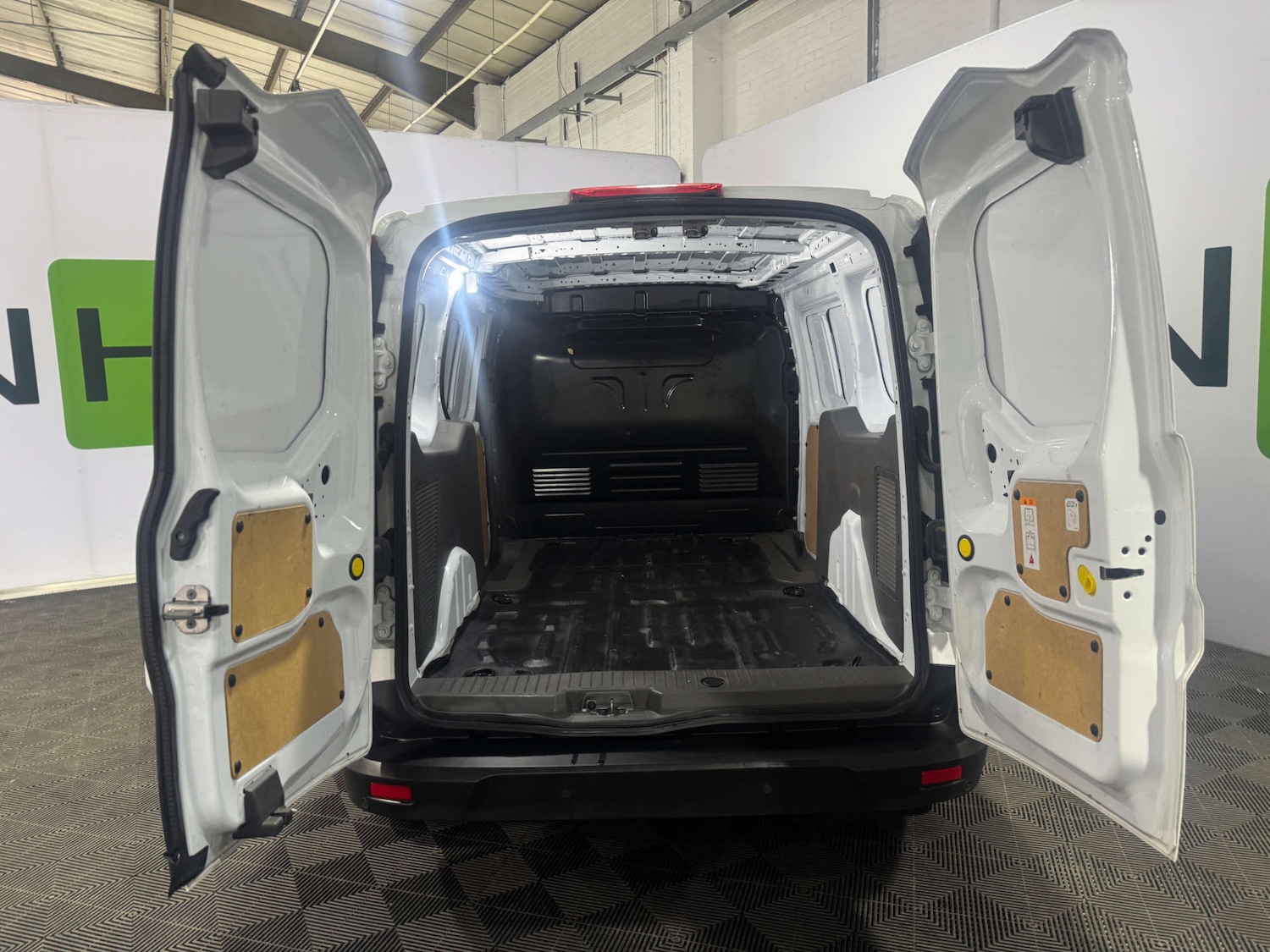 Used Ford Transit Connect 2024 for sale - 77140920: Photo 3