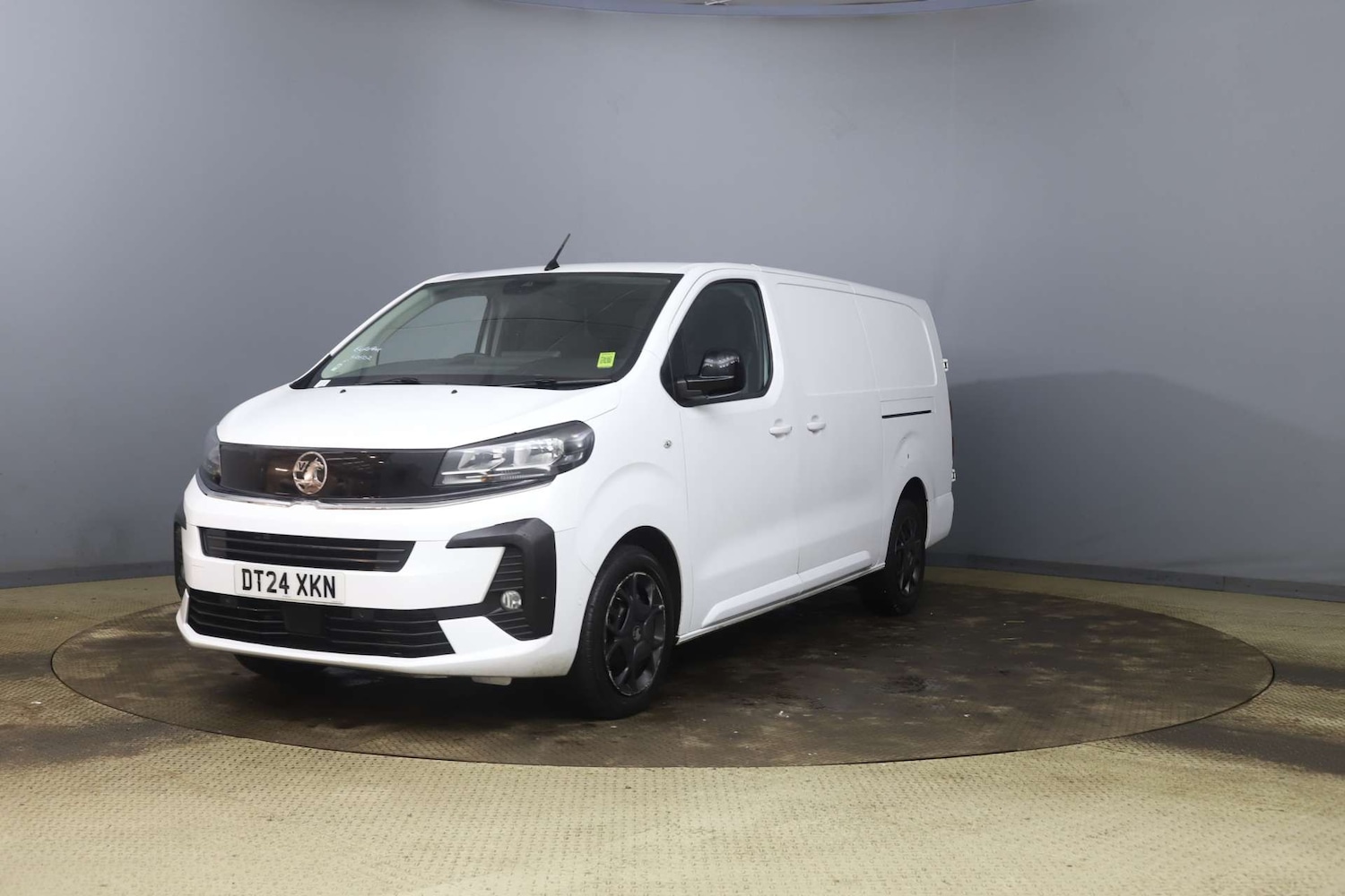 Used Vauxhall Vivaro 2024 for sale - 77272737: Photo 3