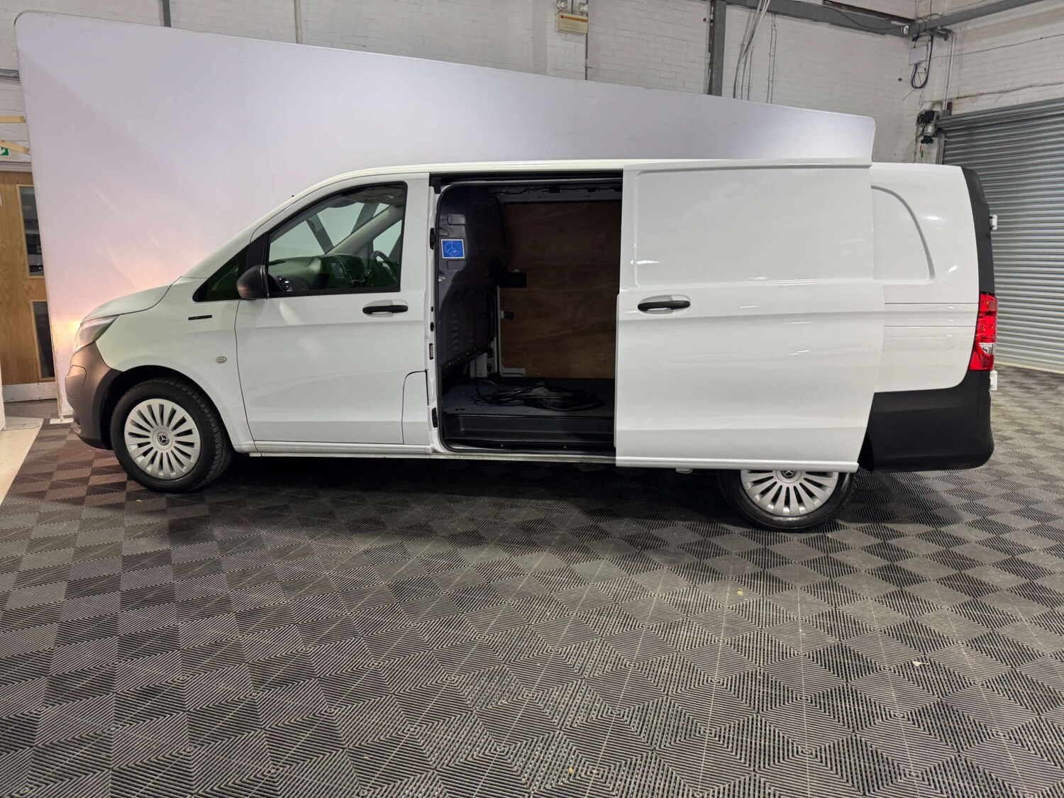 Used Mercedes-Benz Vito 2024 for sale - 77336957: Photo 13