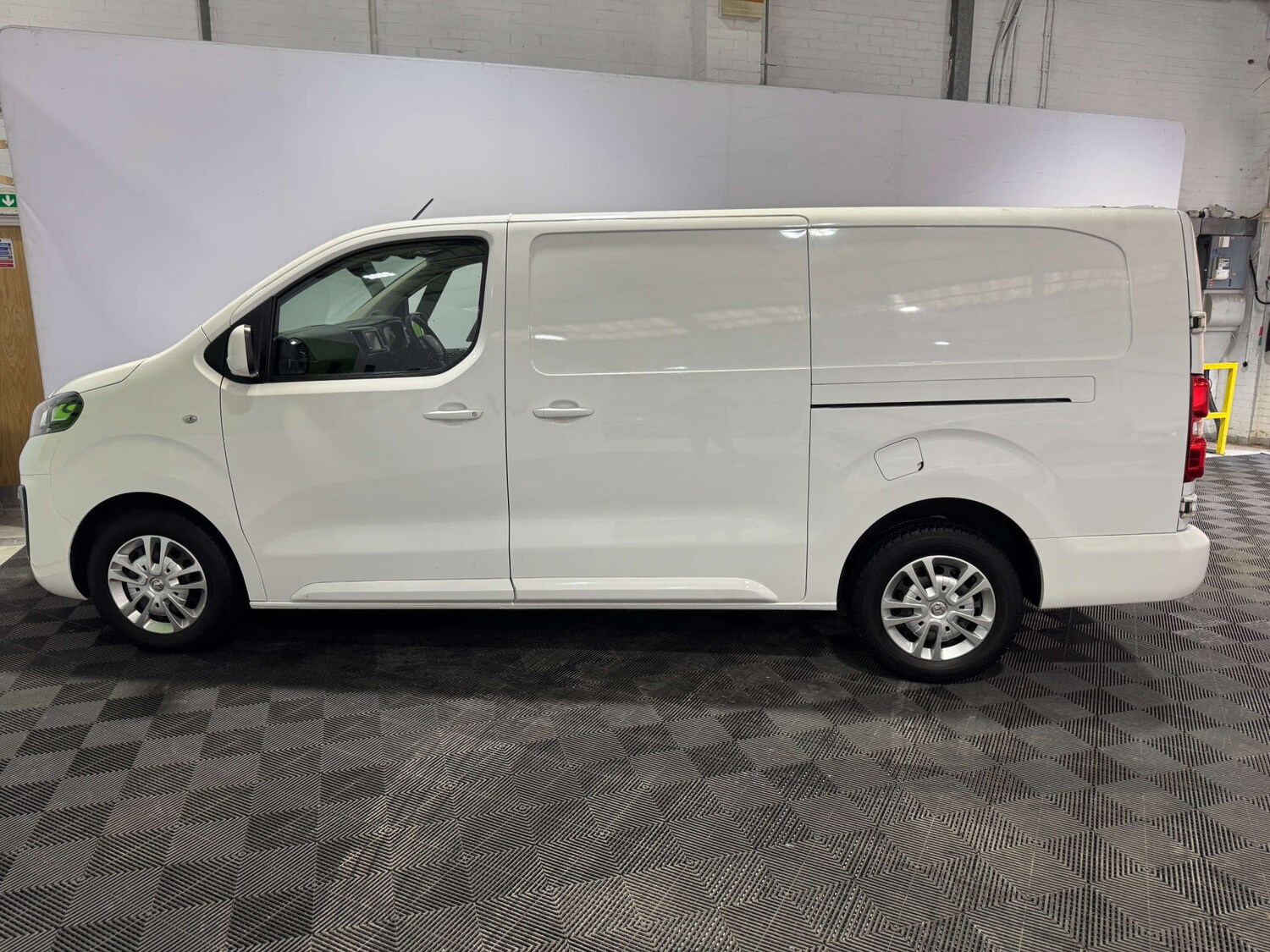 Used Vauxhall Vivaro 2020 for sale - 76320838: Photo 4