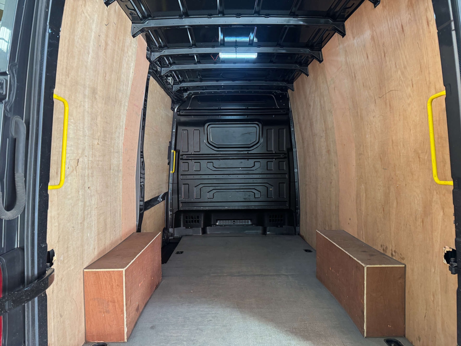 Used Volkswagen Crafter 2023 for sale - 77950430: Photo 3