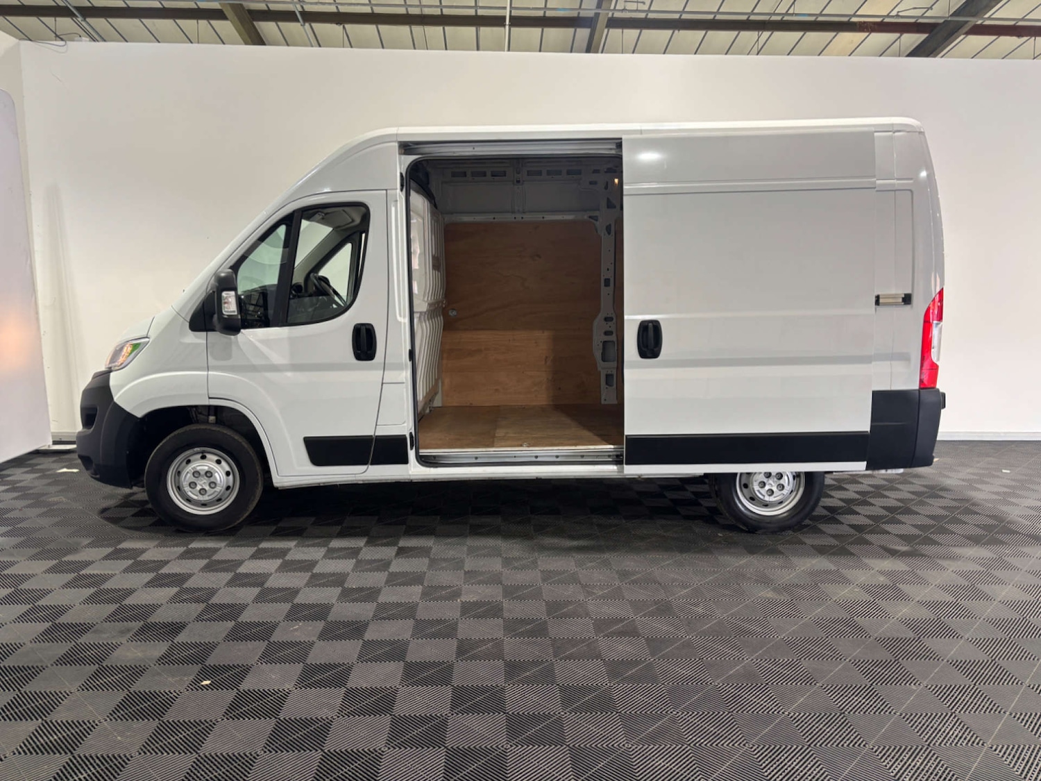 Used Vauxhall Movano 2022 for sale - 76601090: Photo 3