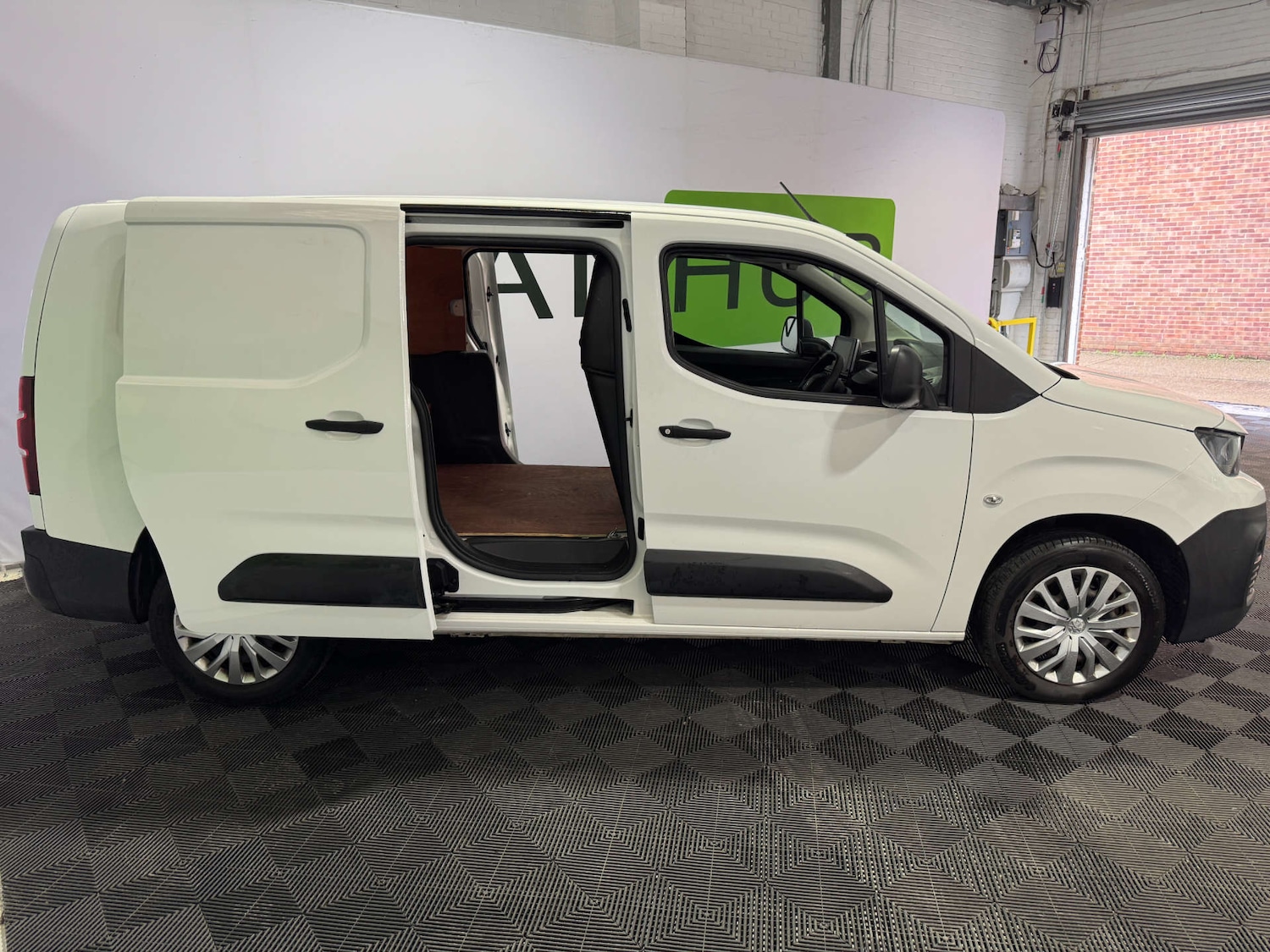Used Peugeot Partner 2020 for sale - 76320855: Photo 10