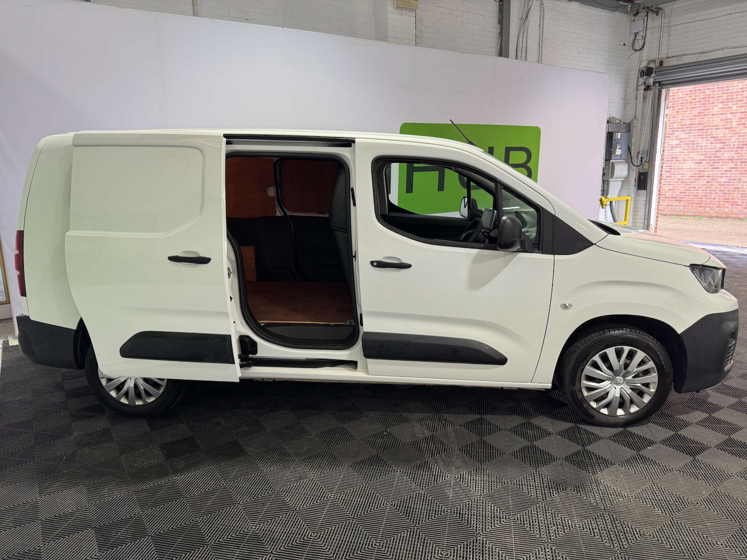 Used Peugeot Partner 2020 for sale - 76320855: Photo 9