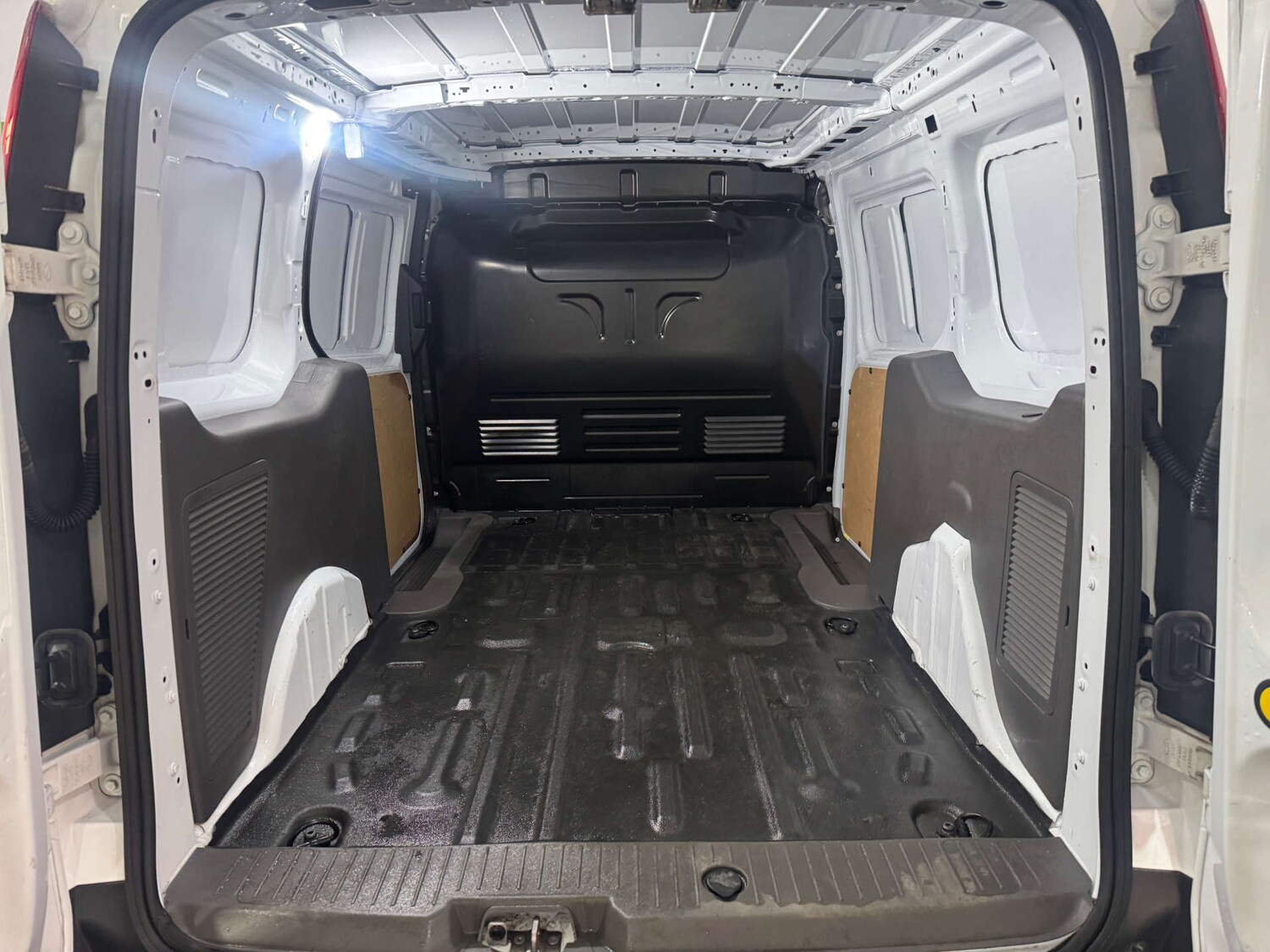 Used Ford Transit Connect 2024 for sale - 77380637: Photo 32