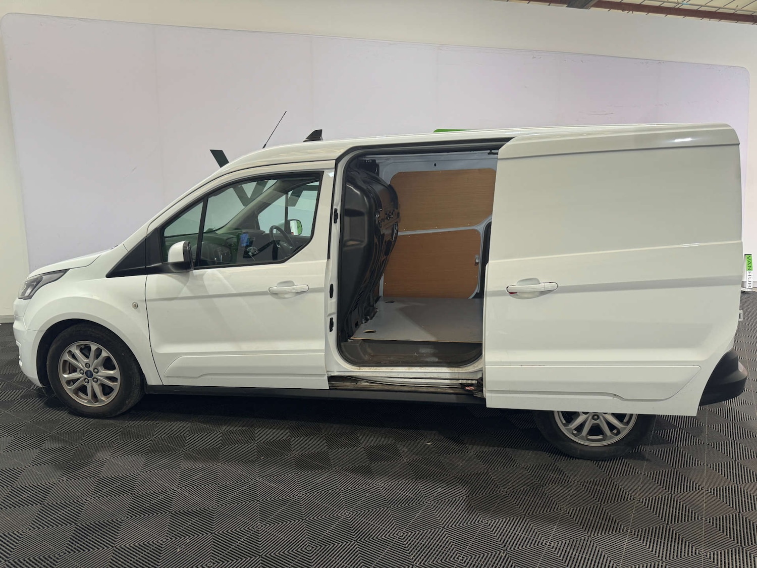 Used Ford Transit Connect 2023 for sale - 76601976: Photo 4