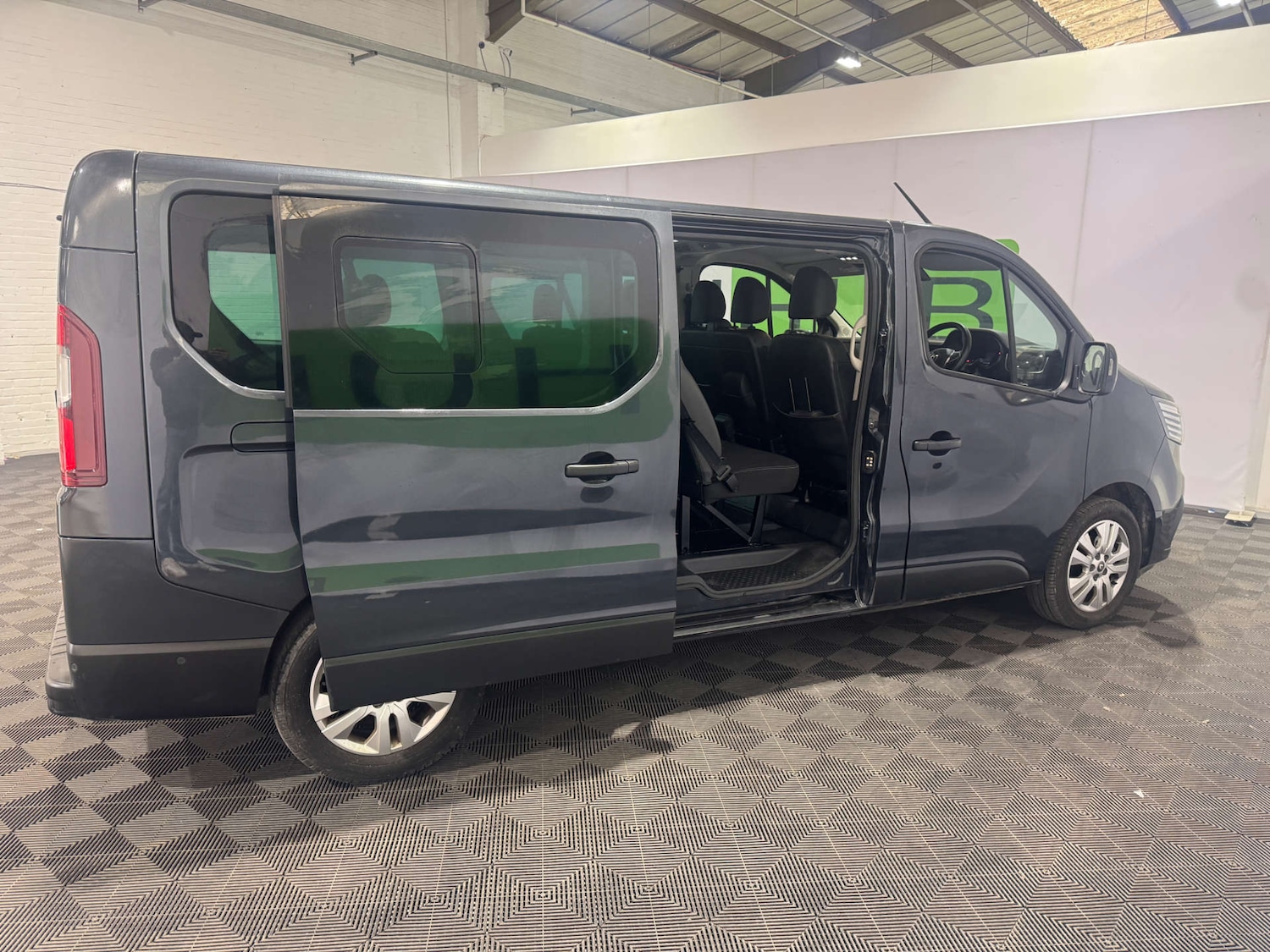Used Renault Trafic 2023 for sale - 76601915: Photo 11