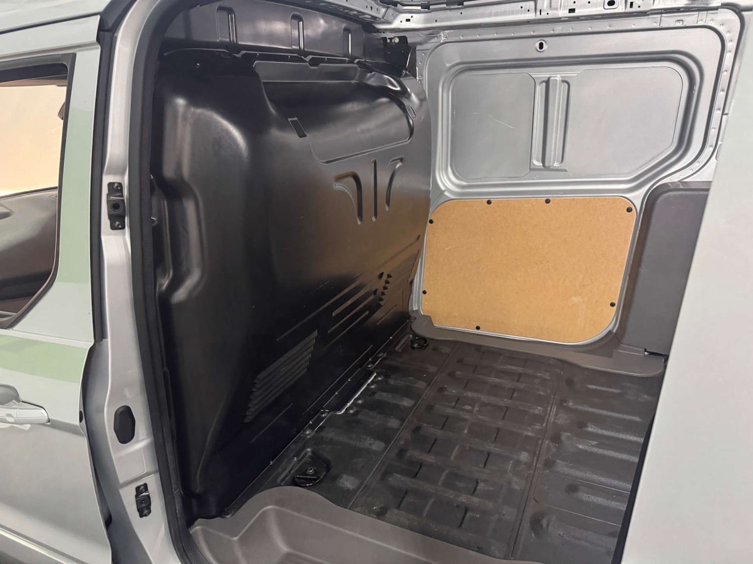 Used Ford Transit Connect 2023 for sale - 77129799: Photo 32