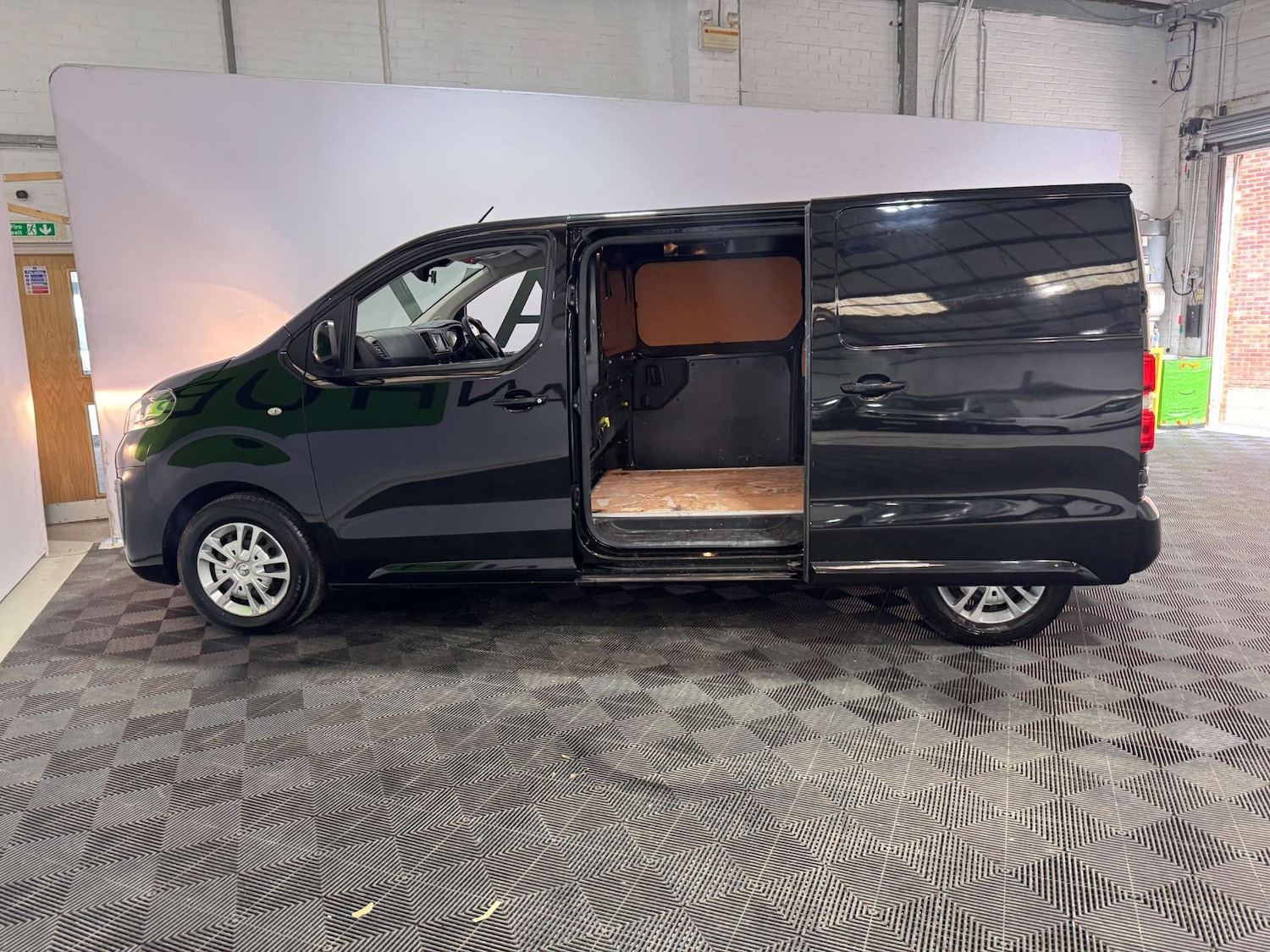 Used Vauxhall Vivaro 2020 for sale - 76544295: Photo 4