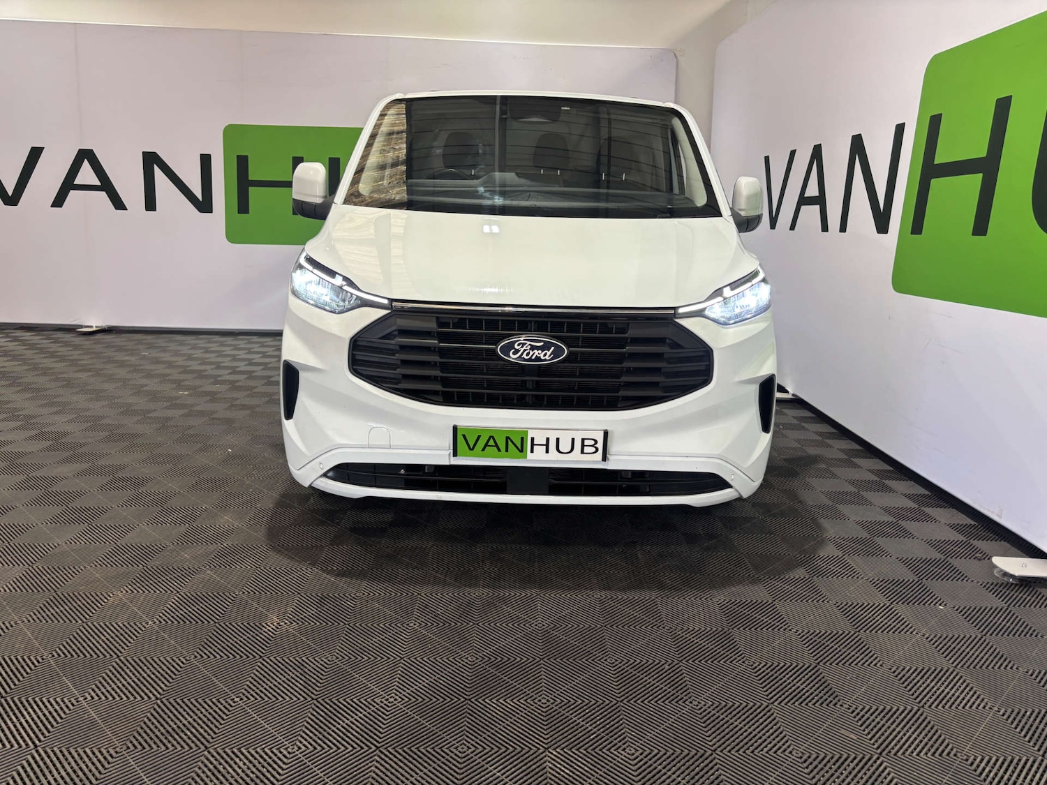 Used Ford Transit Custom 2024 for sale - 76601887: Photo 2